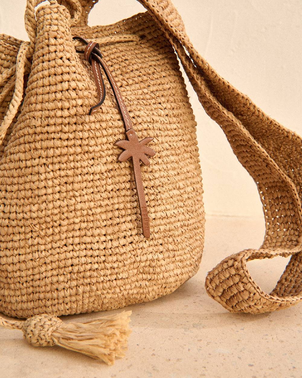 Manebí Raffia Beach Bucket - Palm Leather Tag Tan Prezzo Ridotto
