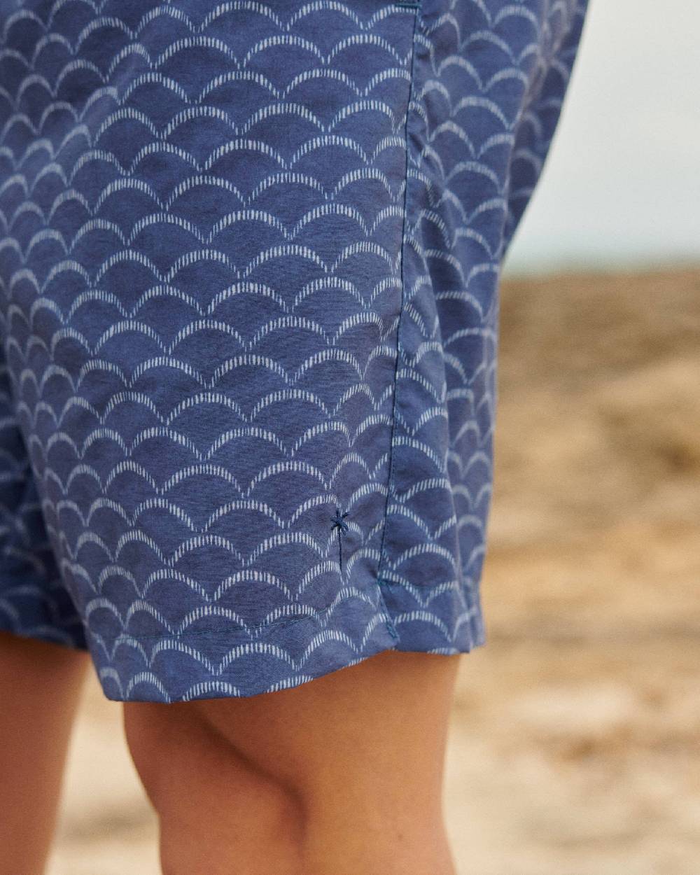 Manebí Sketched Waves Swim Shorts - Washed Print Navy Sketched Waves Offerte