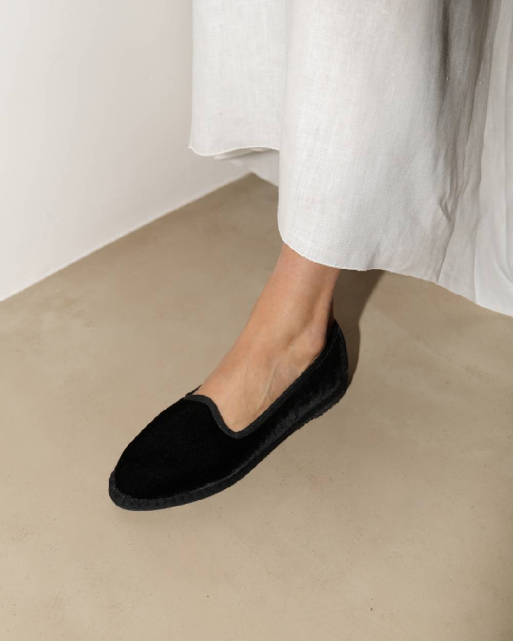 Manebí Friulane Demi in Velluto di Seta - Black Italia