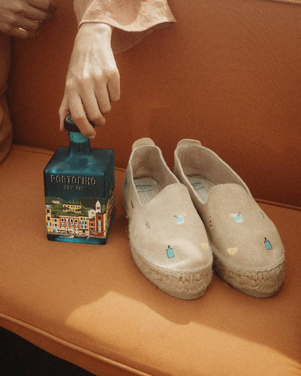Manebí Espadrillas con Platform in Pelle Scamosciata - Portofino Dry Gin X Manebí Champagne Beige con Ricami Multicolor Vendita