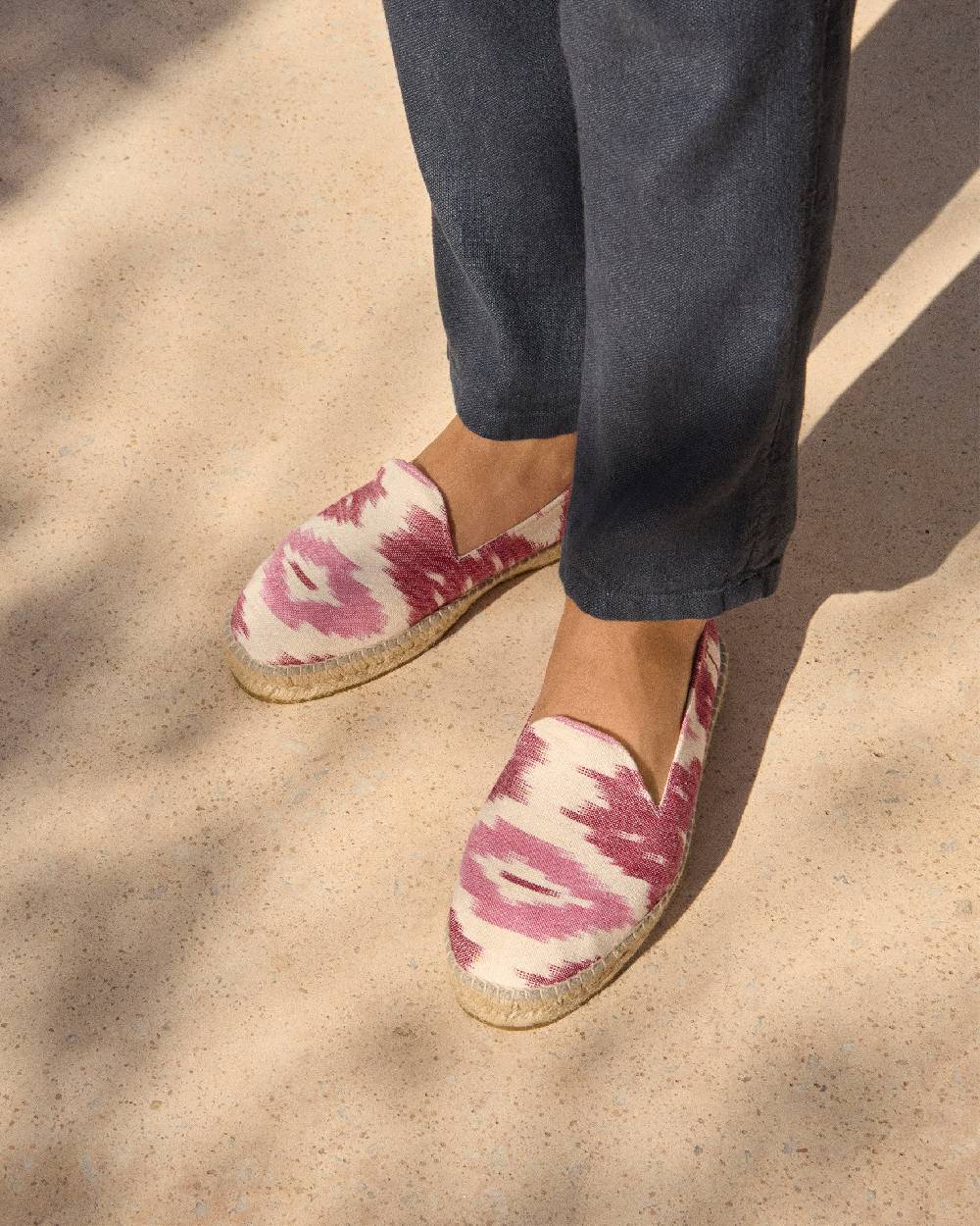 Manebí Dyed Cotton Espadrilles - Pink And White Ikat Offerta