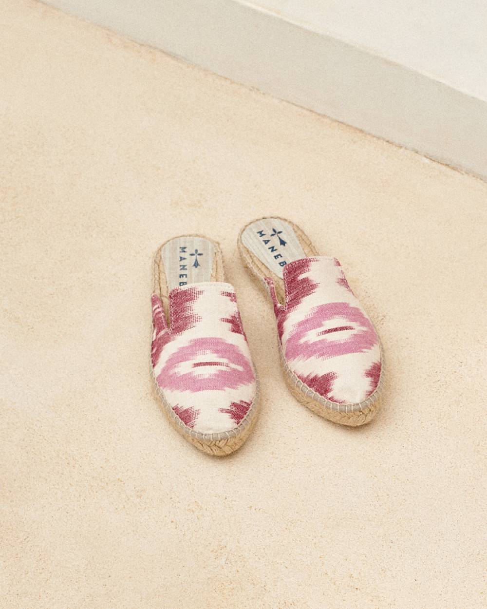 Manebí Dyed Cotton Mules - Tulum Pink And White Ikat Qualità