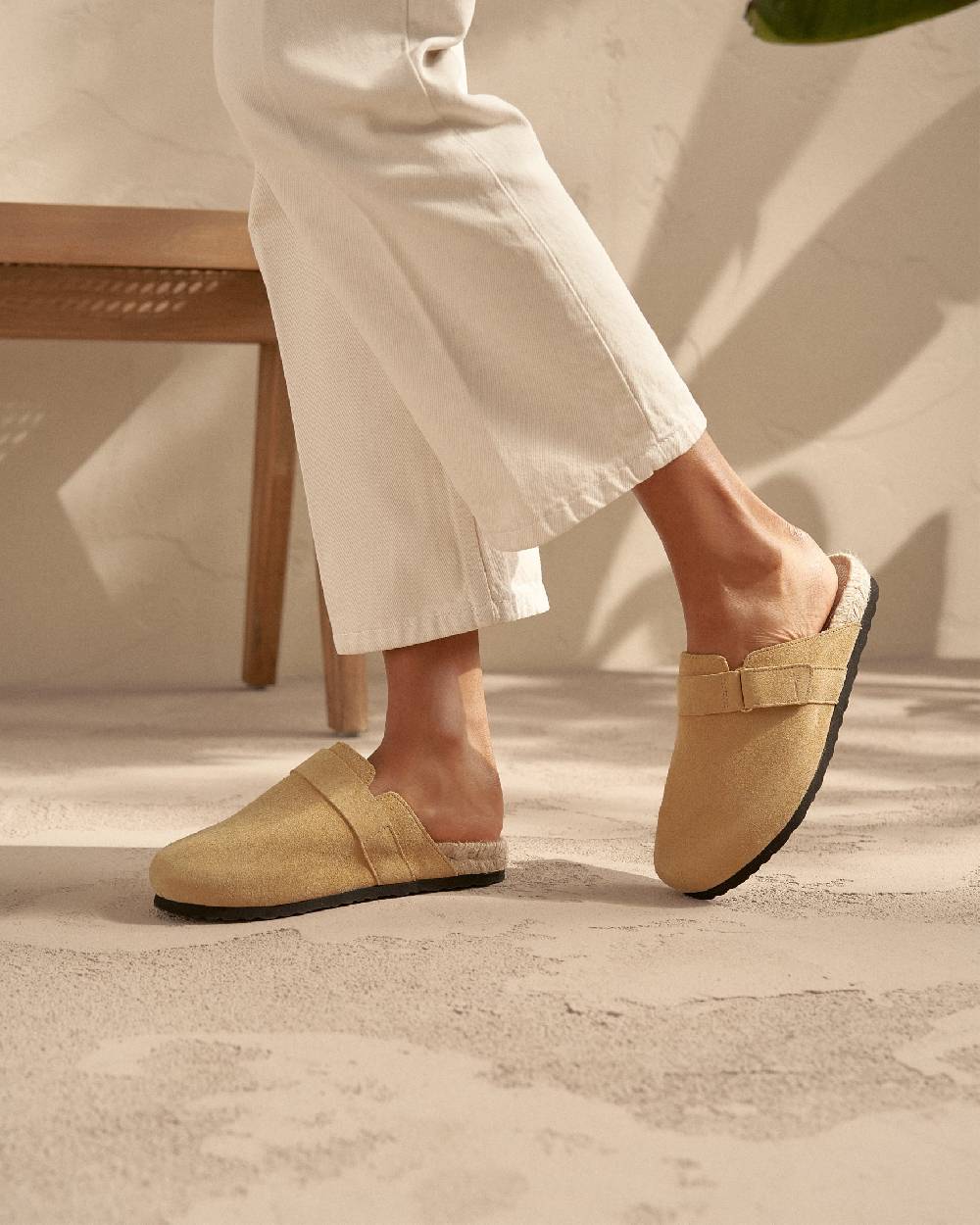 Manebí Suede Clog Mules - Hamptons Inca Cream Acquista Ora