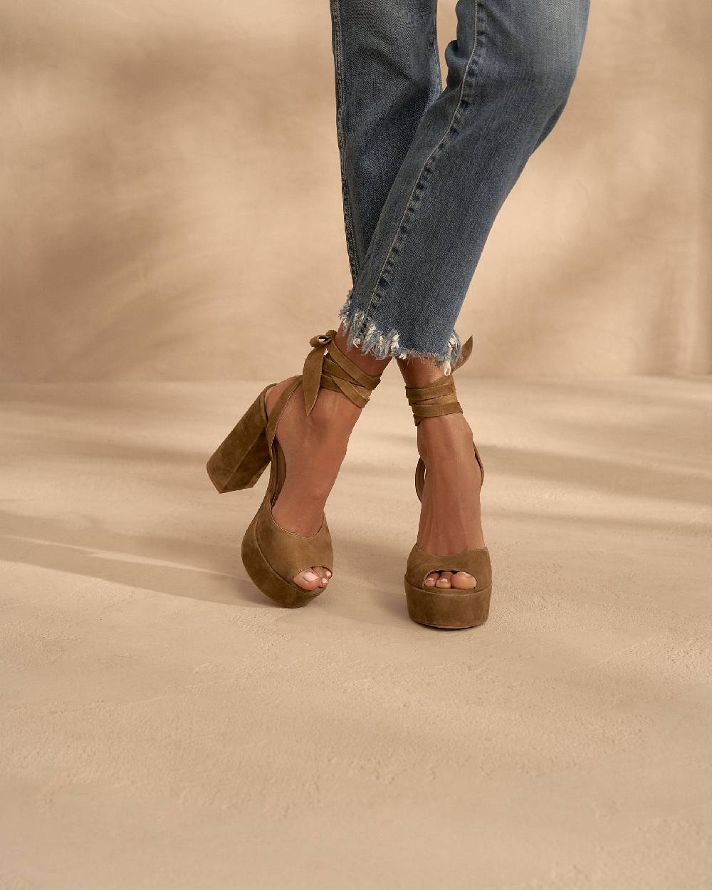 Manebí Bellini Suede Platforms Sandals - Tie-Up Tobacco Prezzo Ridotto