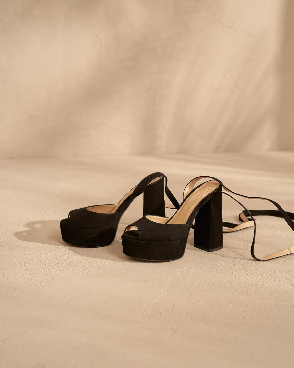 Manebí Bellini Suede Platforms Sandals - Tie-Up Black Sottocosto