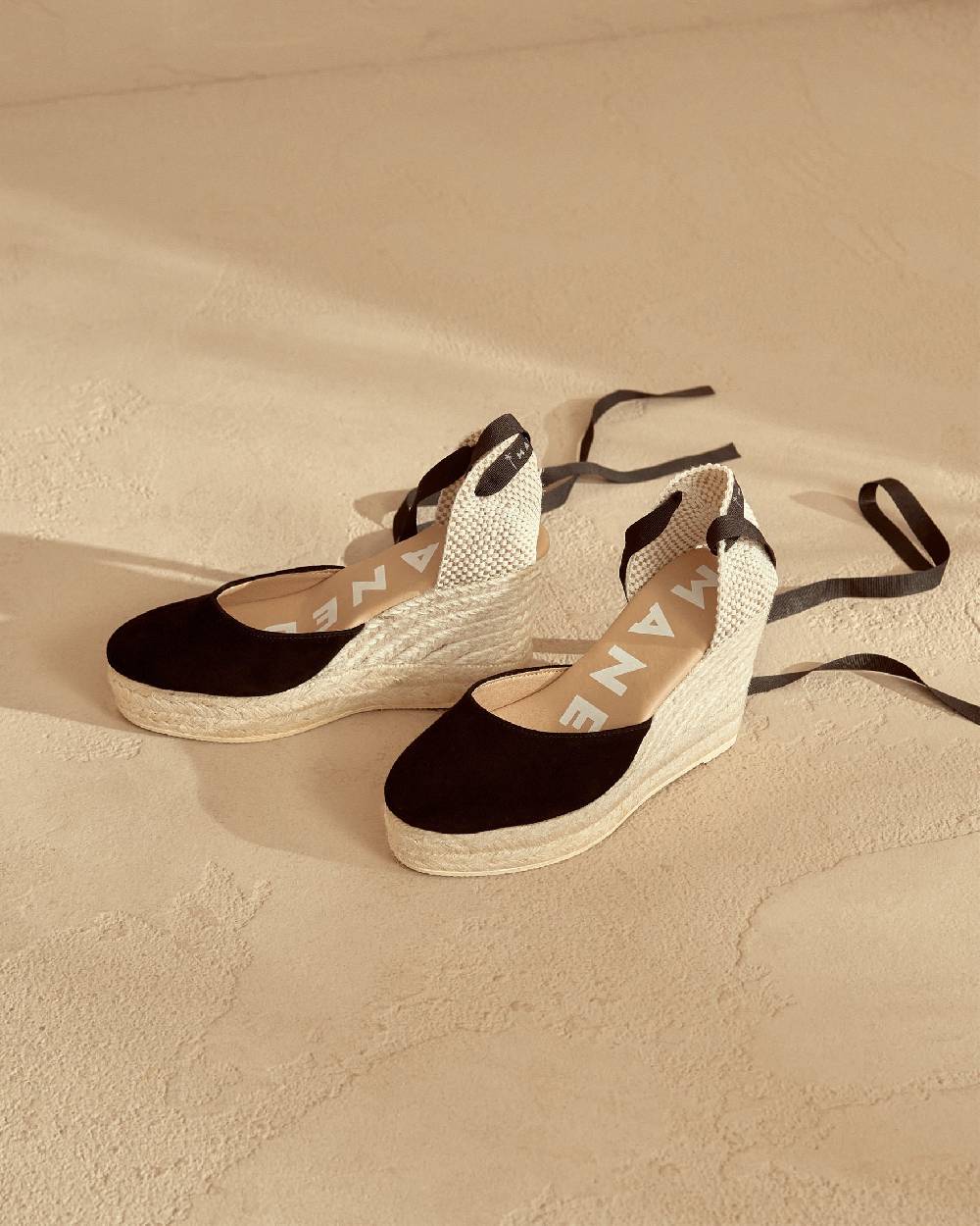 Manebí Soft Suede Wedge Espadrilles - Hamptons Black In Saldo
