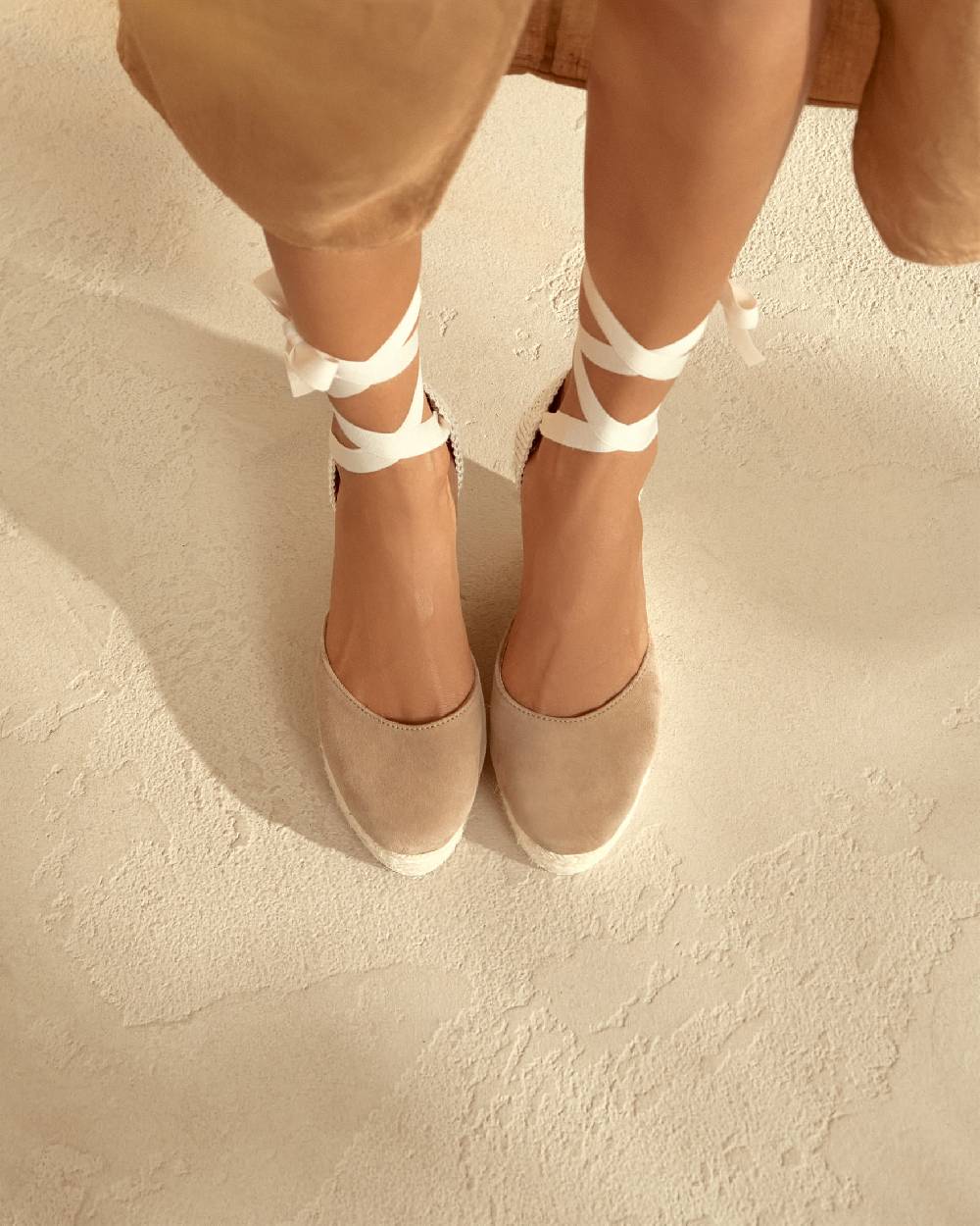 Manebí Soft Suede Wedge Espadrilles - Hamptons Vintage Taupe Moda