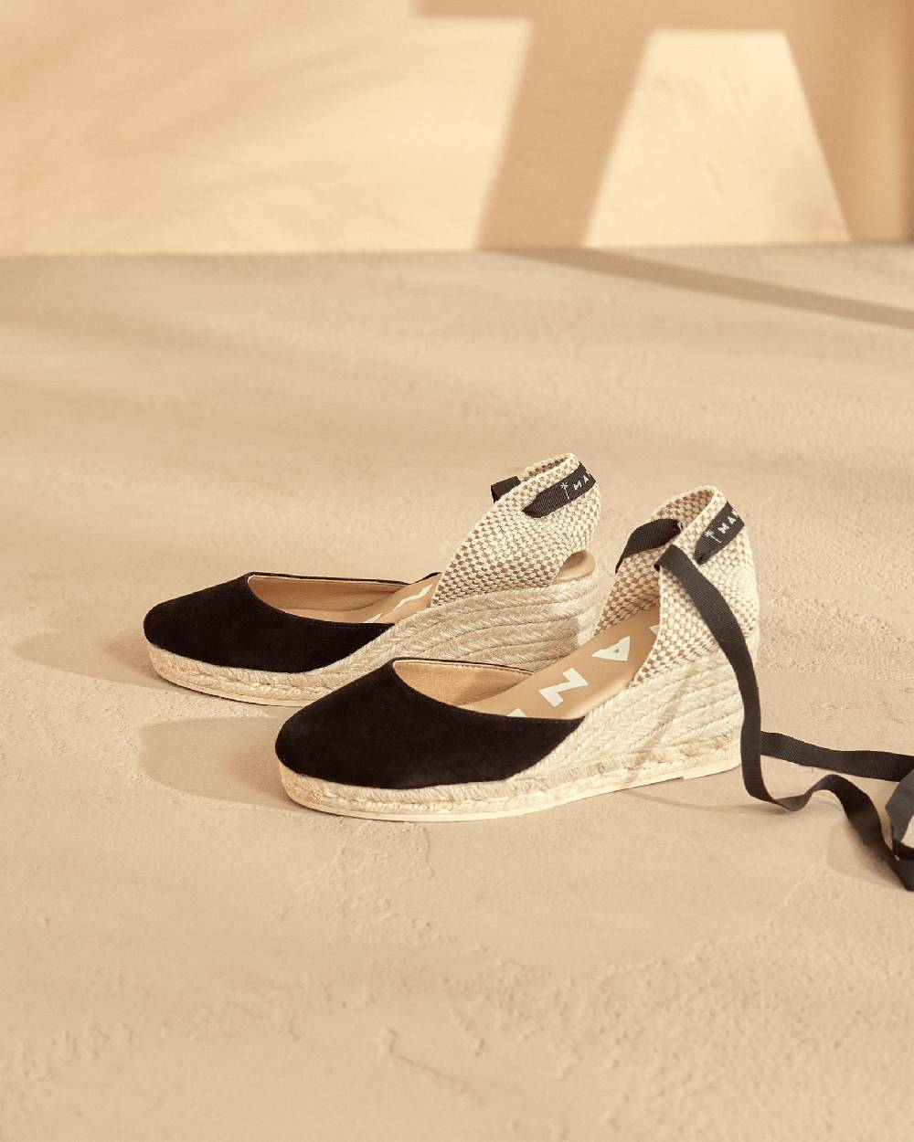 Manebí Soft Suede Low Wedge Espadrilles - Hamptons Black Nuovo