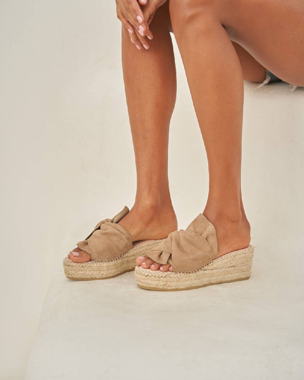 Manebí Soft Suede Platforms With Knot - Hamptons Vintage Taupe Spedizione Gratuita