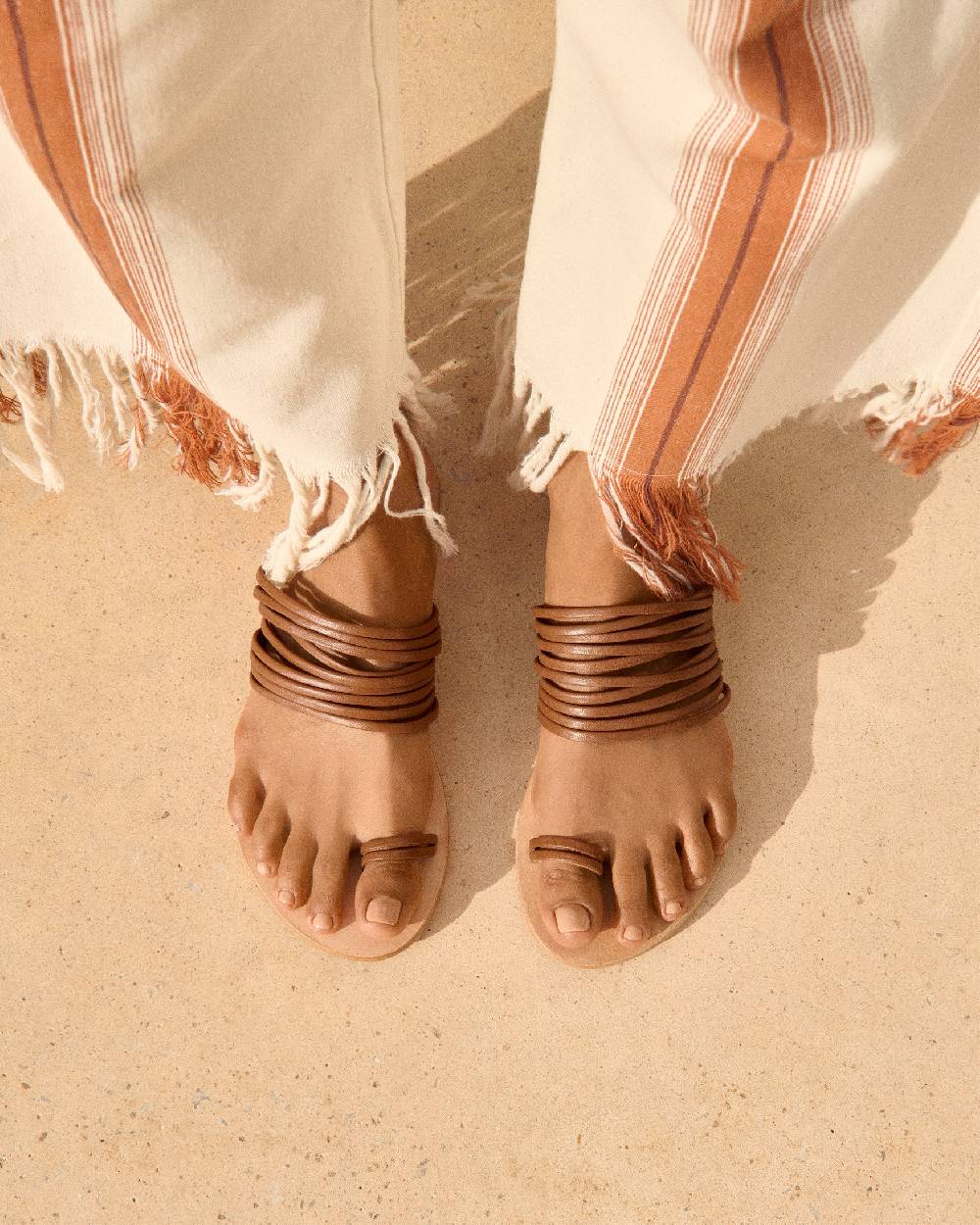 Manebí Leather Band Toe Ring Sandals - Tan Offerta speciale