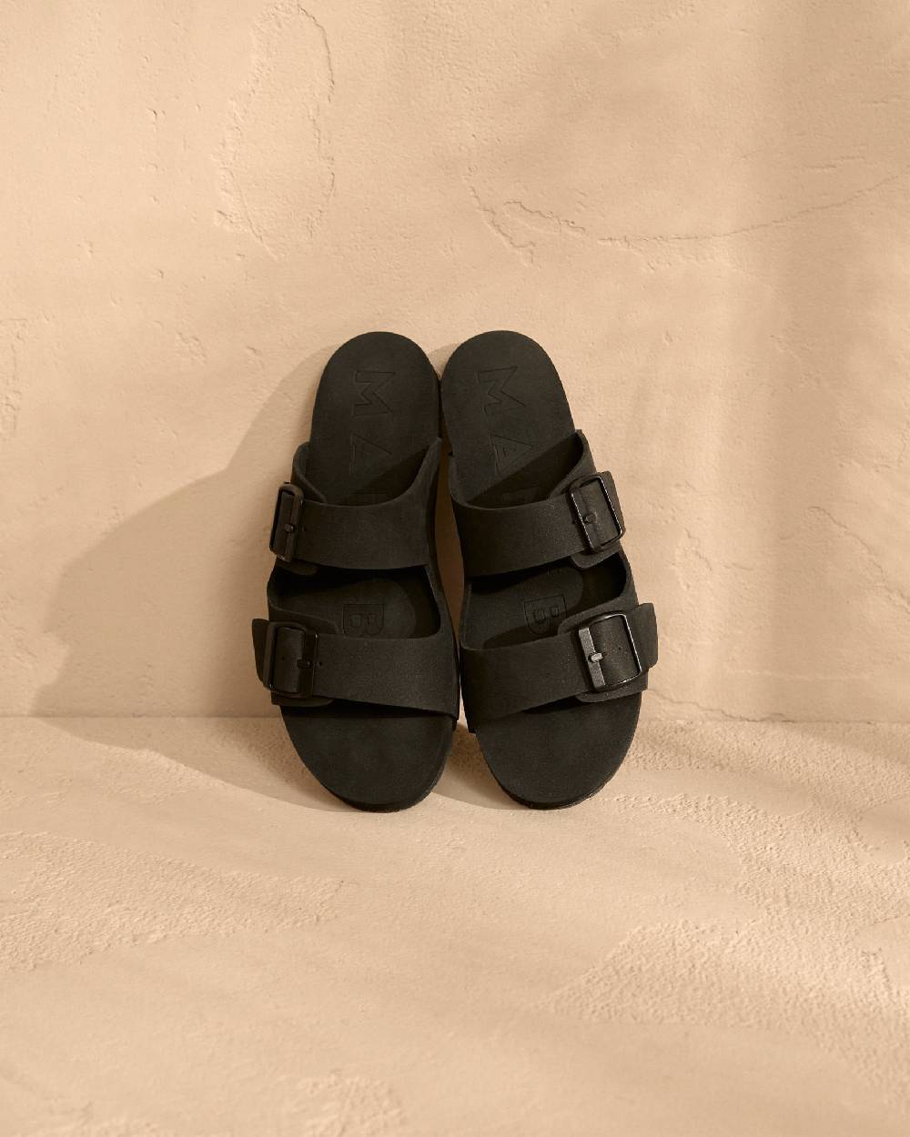 Manebí Eva Swim Sandals - Honolulu Black Smaltimento dello stoccaggio