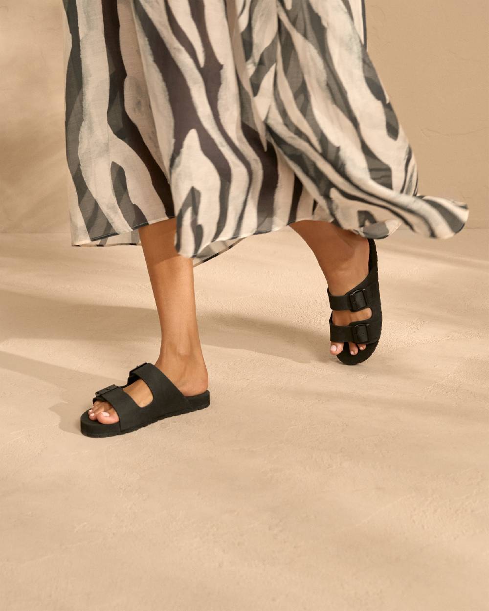 Manebí Eva Swim Sandals - Honolulu Black Smaltimento dello stoccaggio