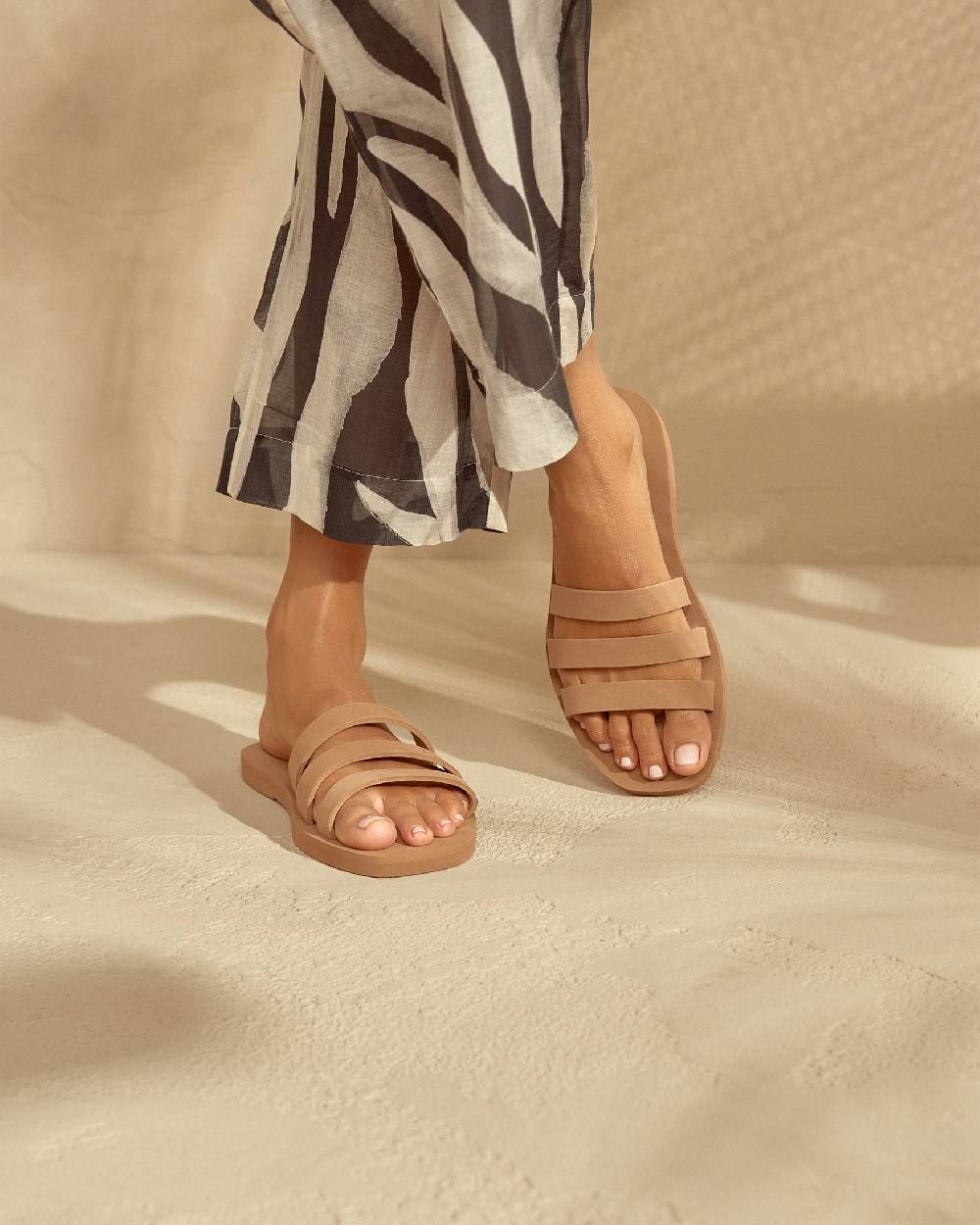 Manebí Eva Swim Sandals - Honolulu Cuero Vendita calda