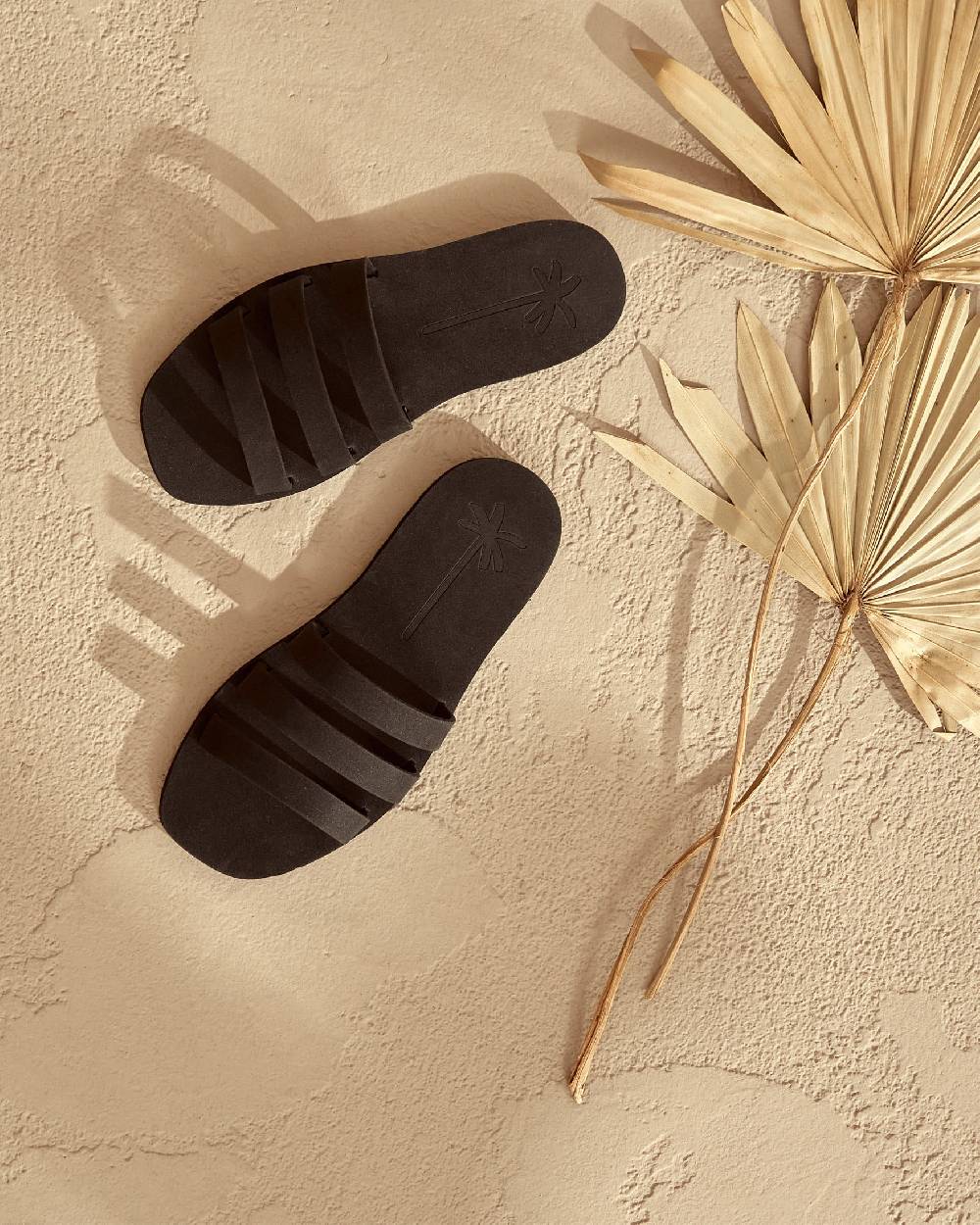 Manebí Eva Swim Sandals - Honolulu Black Offerta temporanea