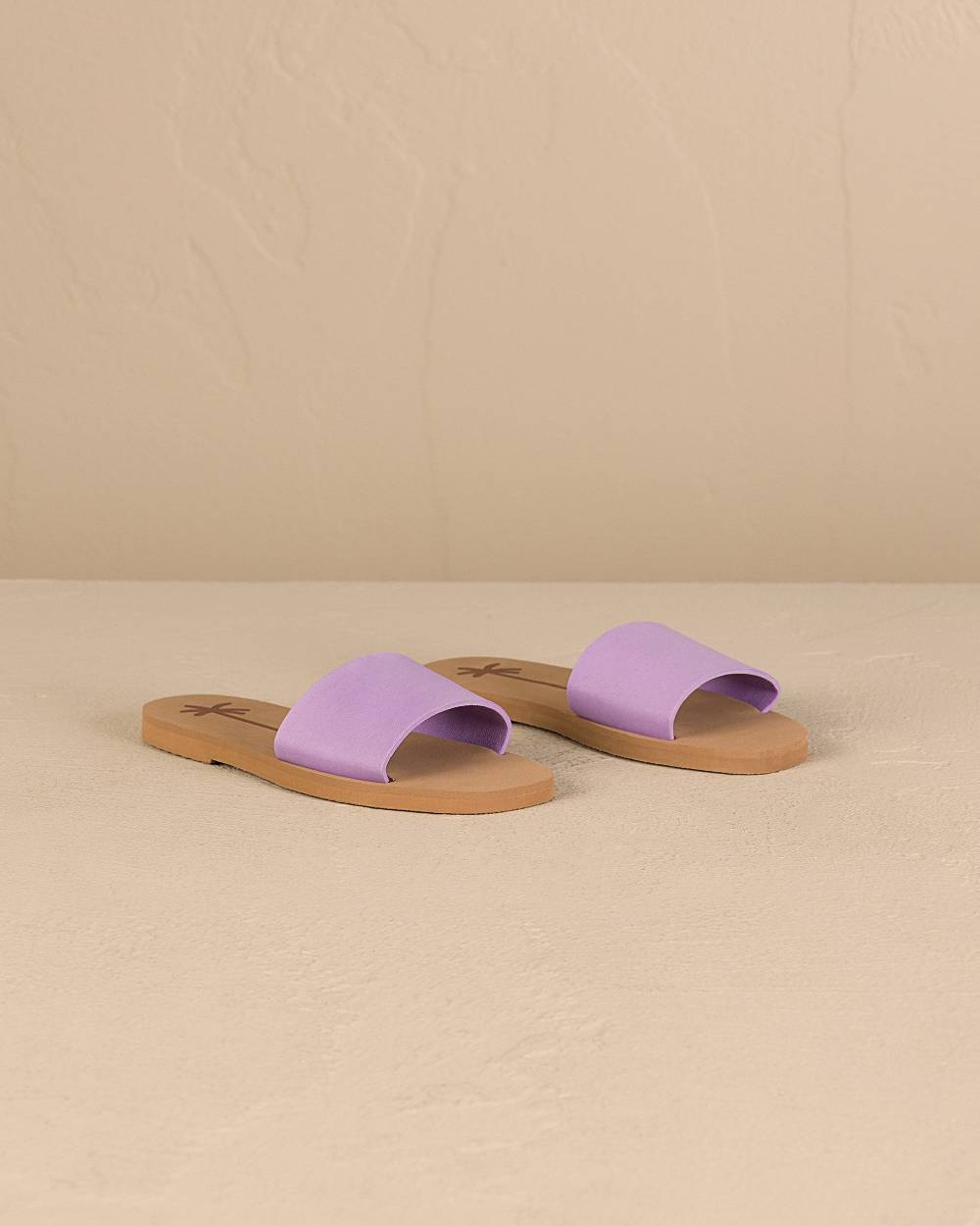 Manebí Eva Slide|Swim Sandals - Wisteria Lilac \u0026 Cuero Offerte esclusive