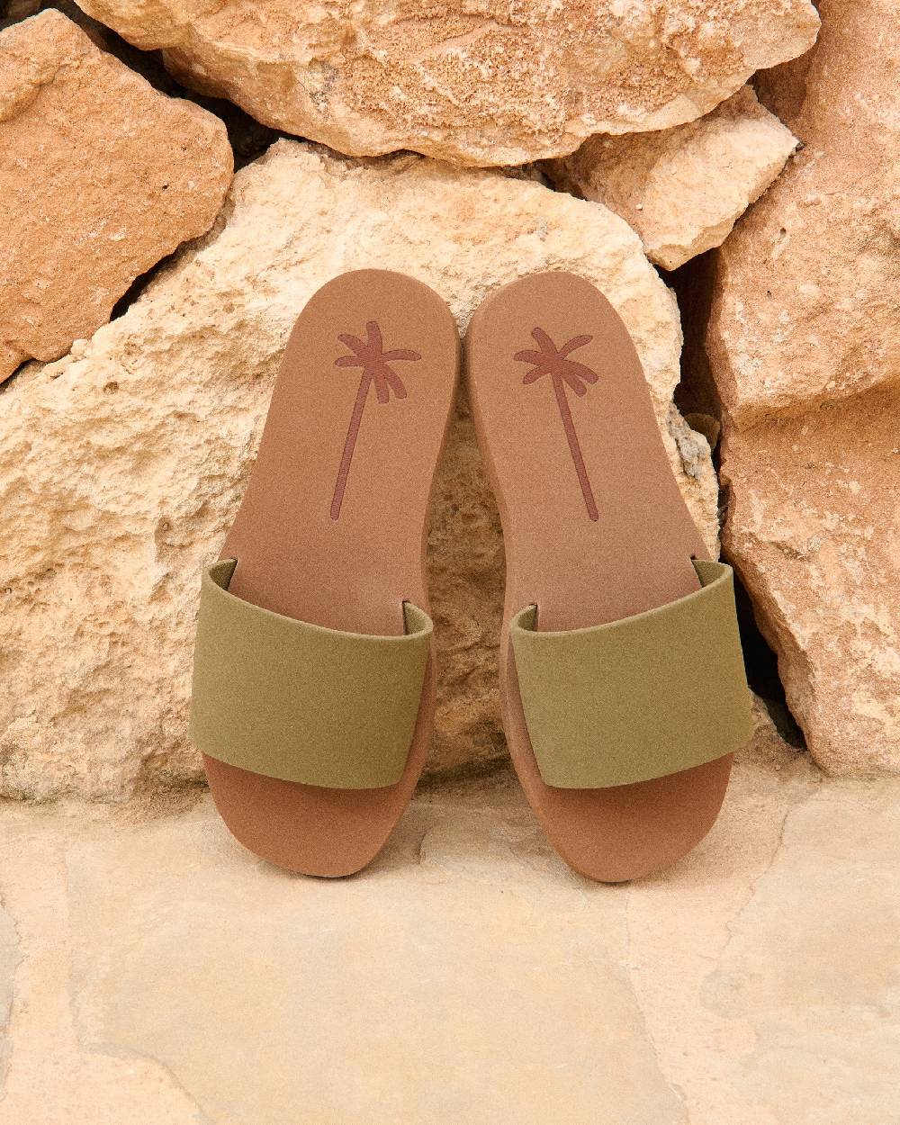 Manebí Eva Swim Sandals - Honolulu Kaki Green Cuero Grandi sconti