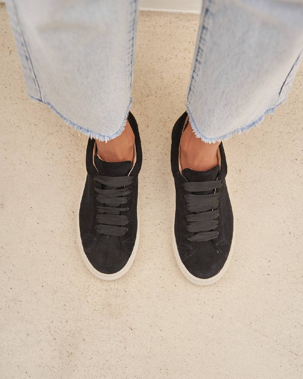 Manebí Suede Sneakers - Hamptons Black Ultimi tre giorni
