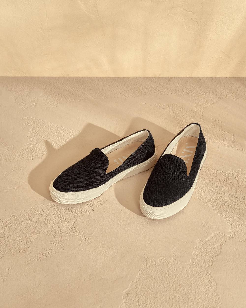 Manebí Organic Hemp Slip-On - La Havana Black ACQUISTA ORA