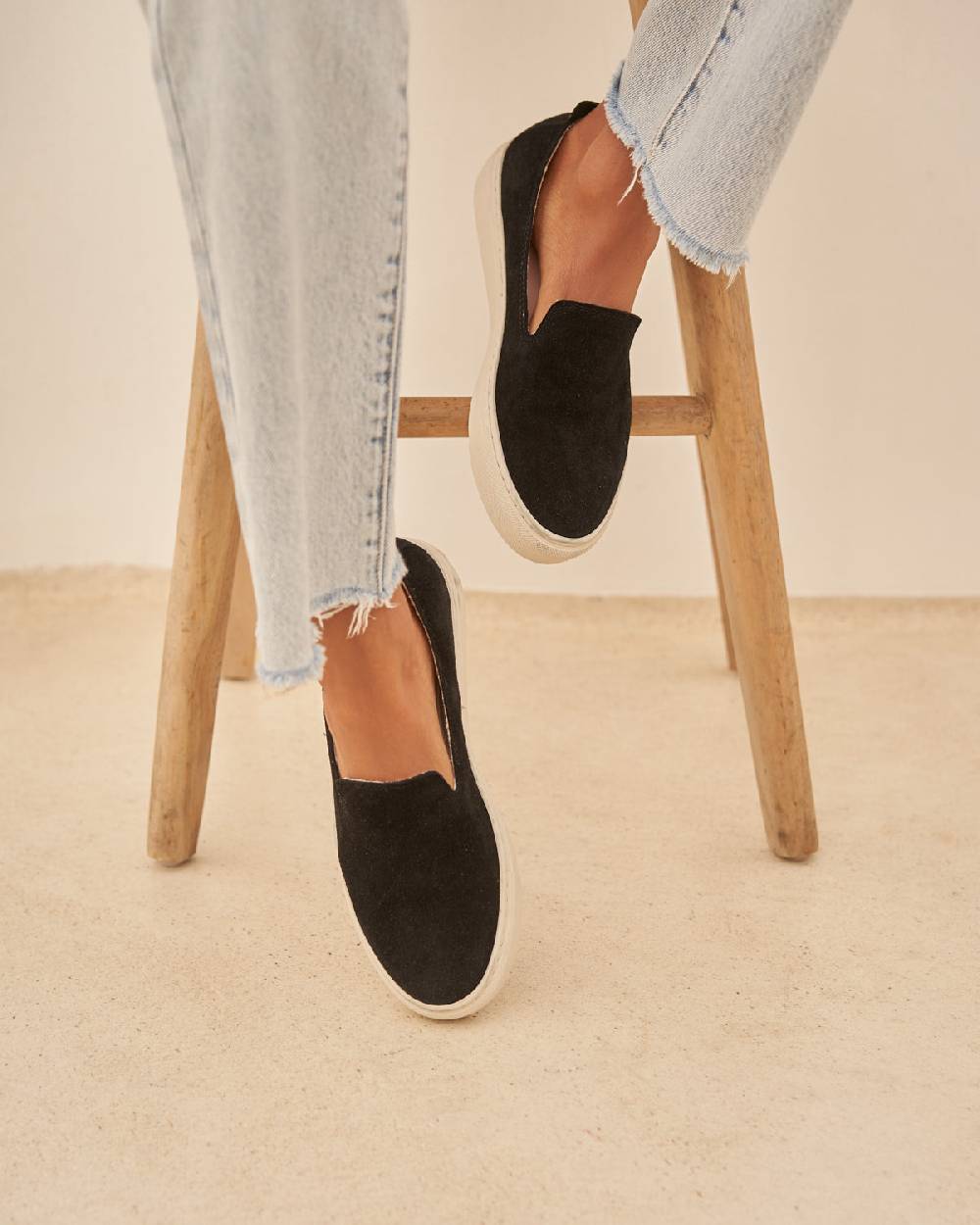 Manebí Suede Slip-On - Hamptons Black Fino al 65% di sconto