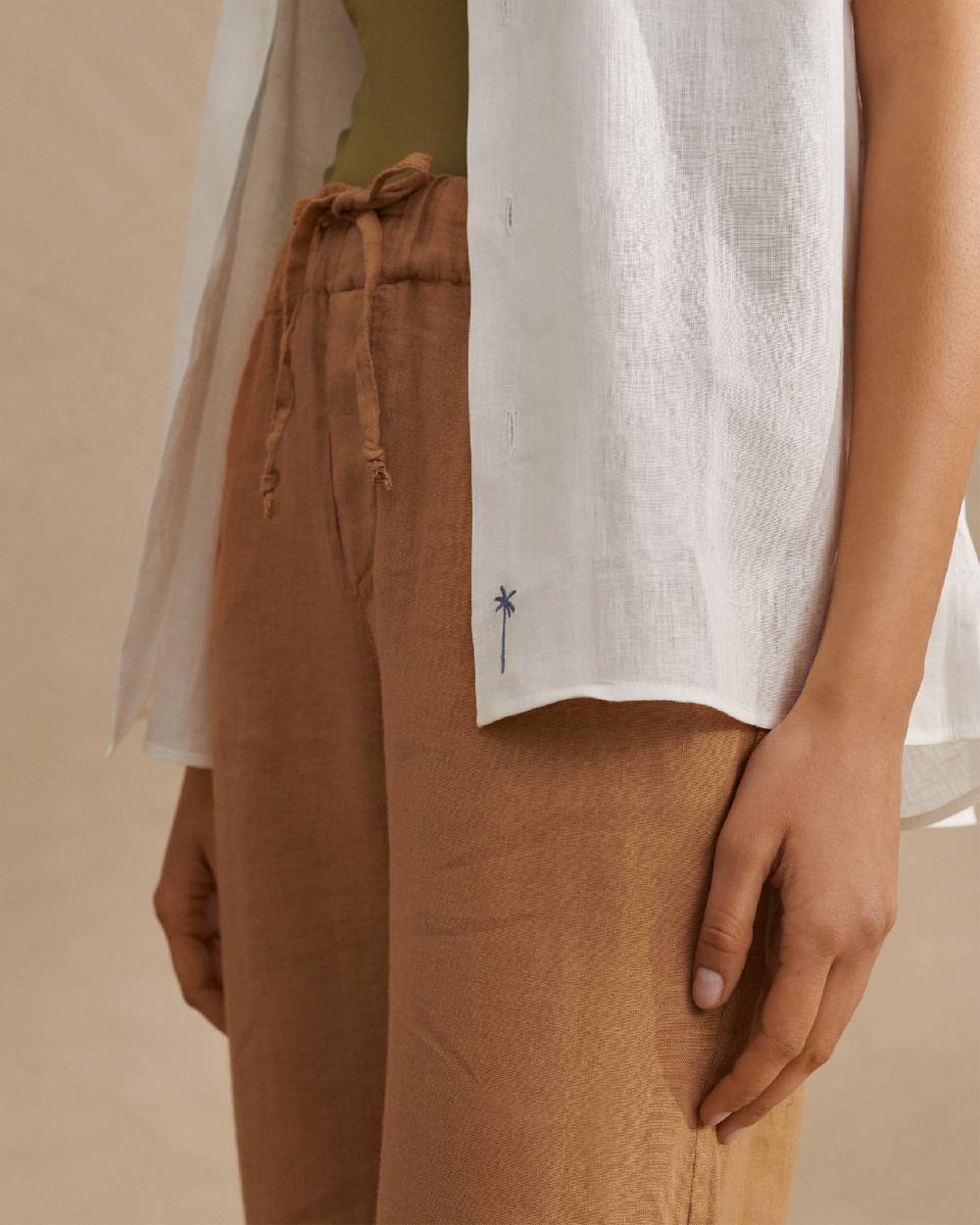 Manebí Bowling Linen Shirt - Havana White Esporta salva