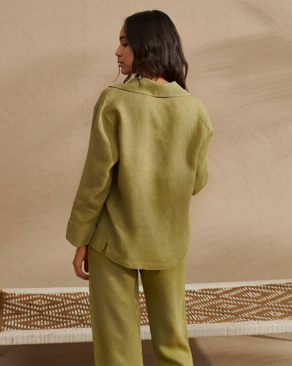 Manebí Washed Linen Natal Shirt - Kaki Green In vendita