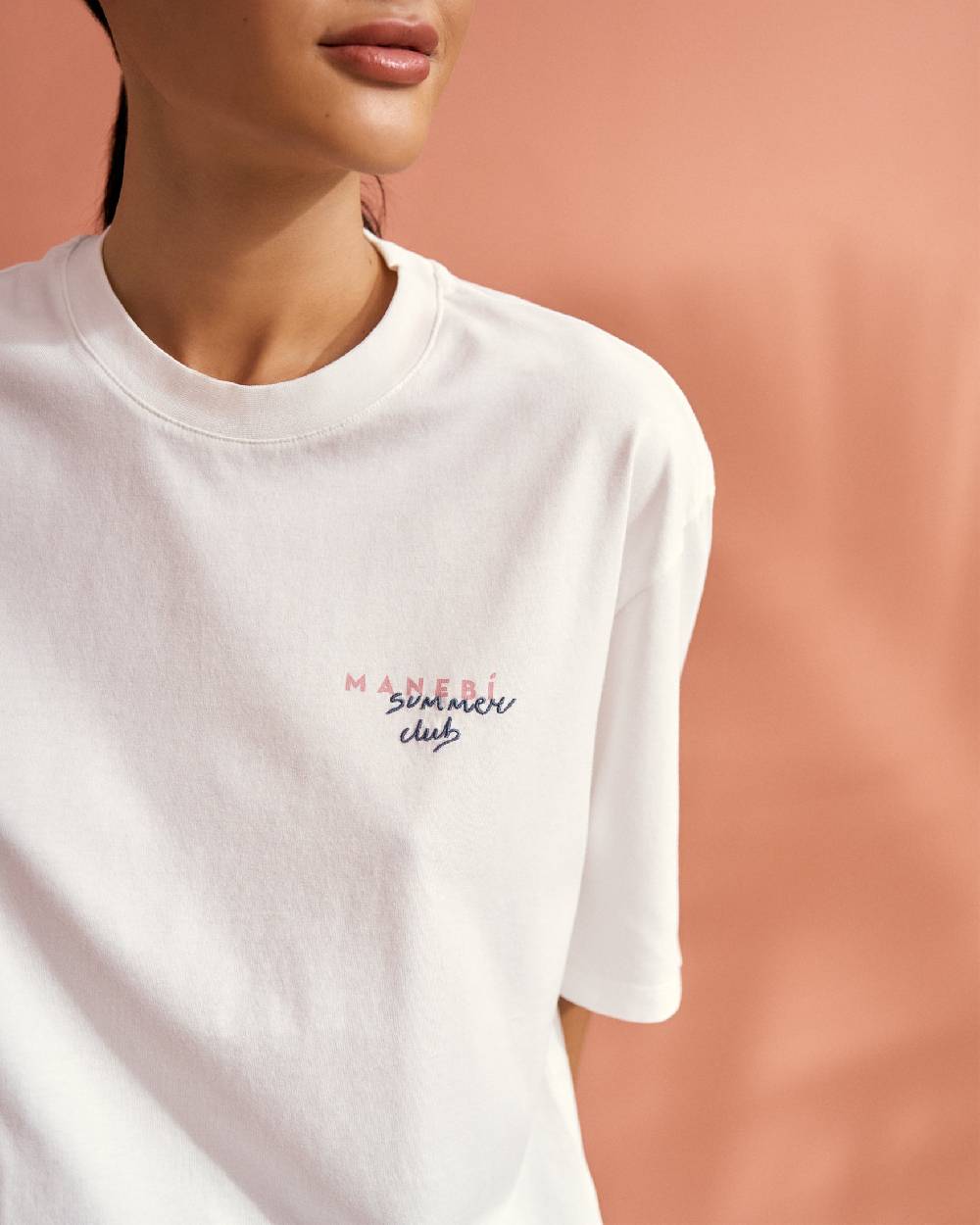 Manebí Jersey L. A. T-Shirt - Embroidered Off White, Indigo Embroidery \u0026 Sunset Back Print Prezzo Ridotto