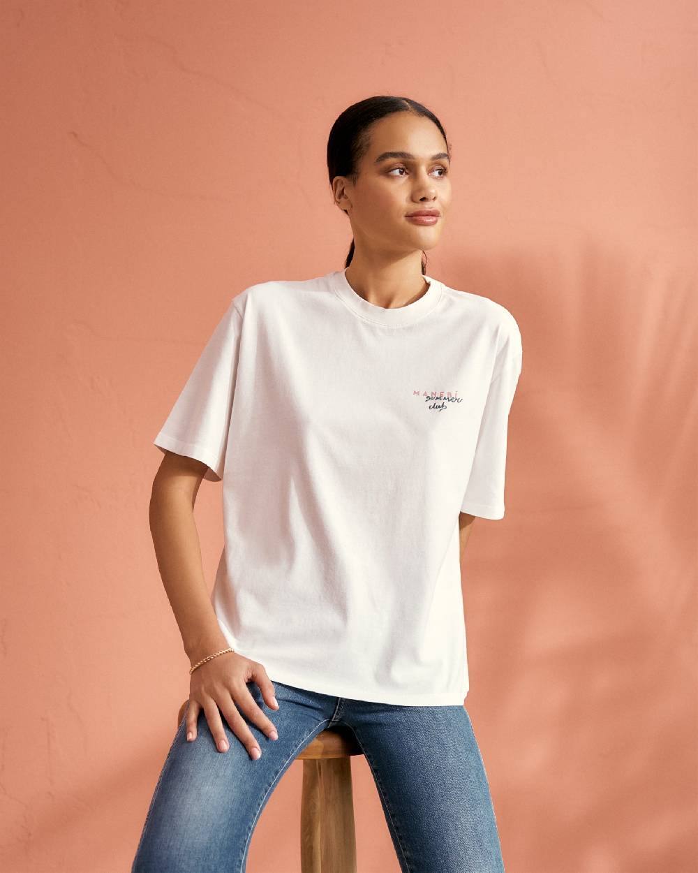 Manebí Jersey L. A. T-Shirt - Embroidered Off White, Indigo Embroidery \u0026 Sunset Back Print Prezzo Ridotto