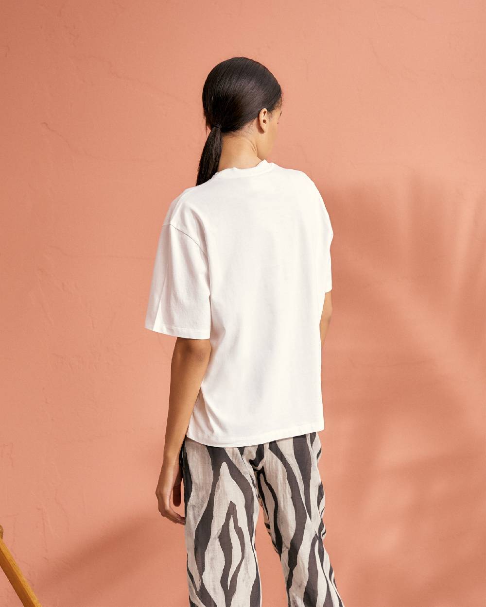 Manebí Jersey L. A. T-Shirt - Embroidered Off White \u0026 Multicolor House Embroidery Sottocosto