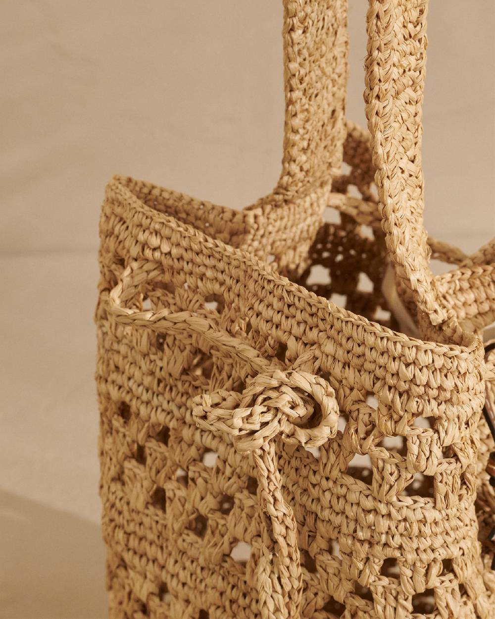 Manebí Weaving Raffia Beach Bucket - Palm Leather Tag Grandi sconti