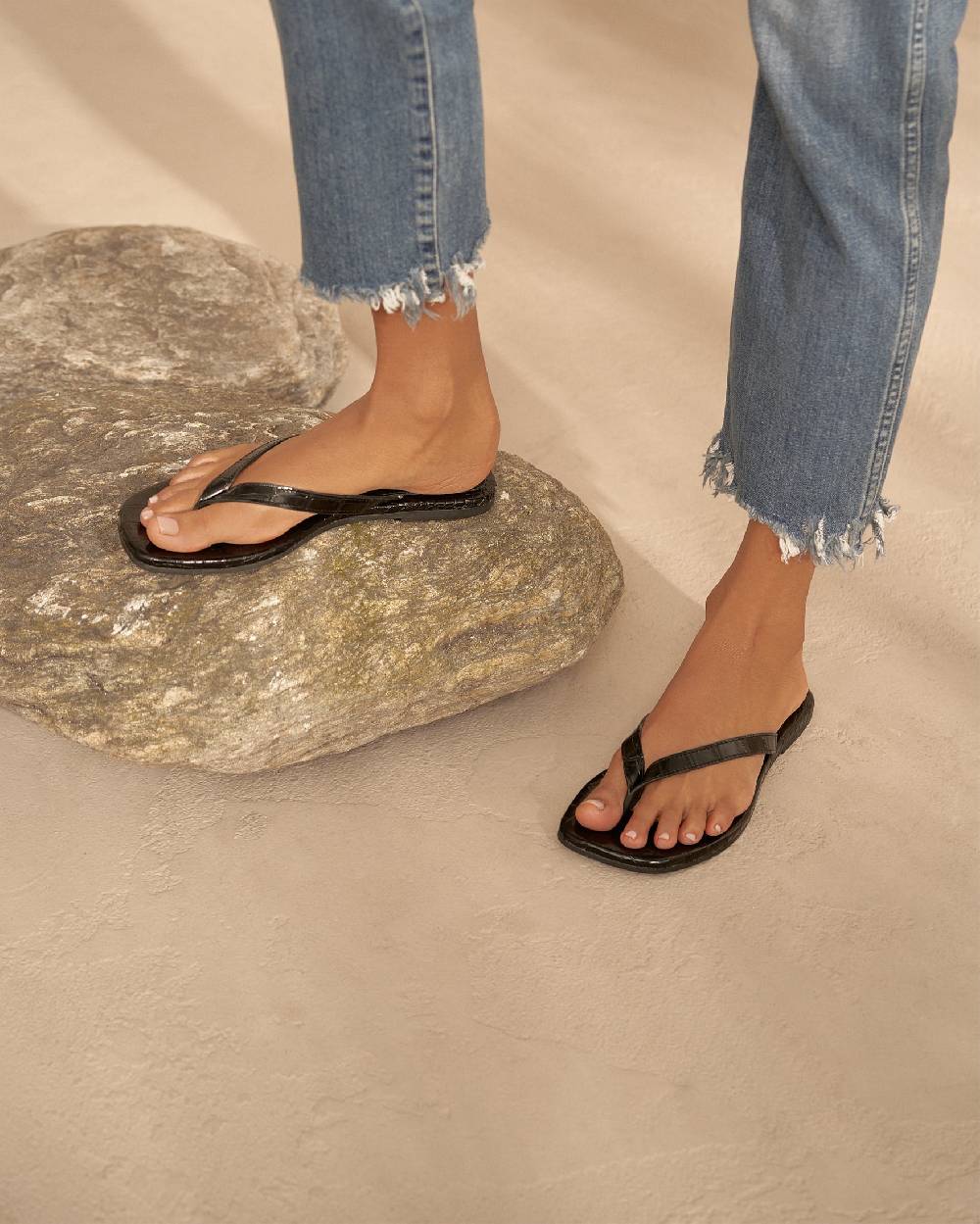Manebí Tania Croco Embossed|Leather Sandals - Thongs Black
