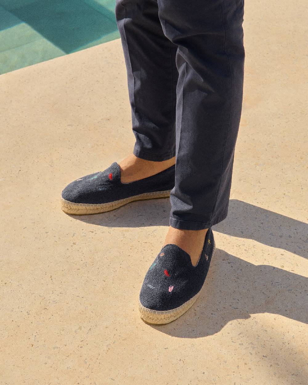 Manebí Espadrillas flat in canapa biologica con ricami - Palm Springs - Navy \u0026 Multicolor Summer Stickers Offerta