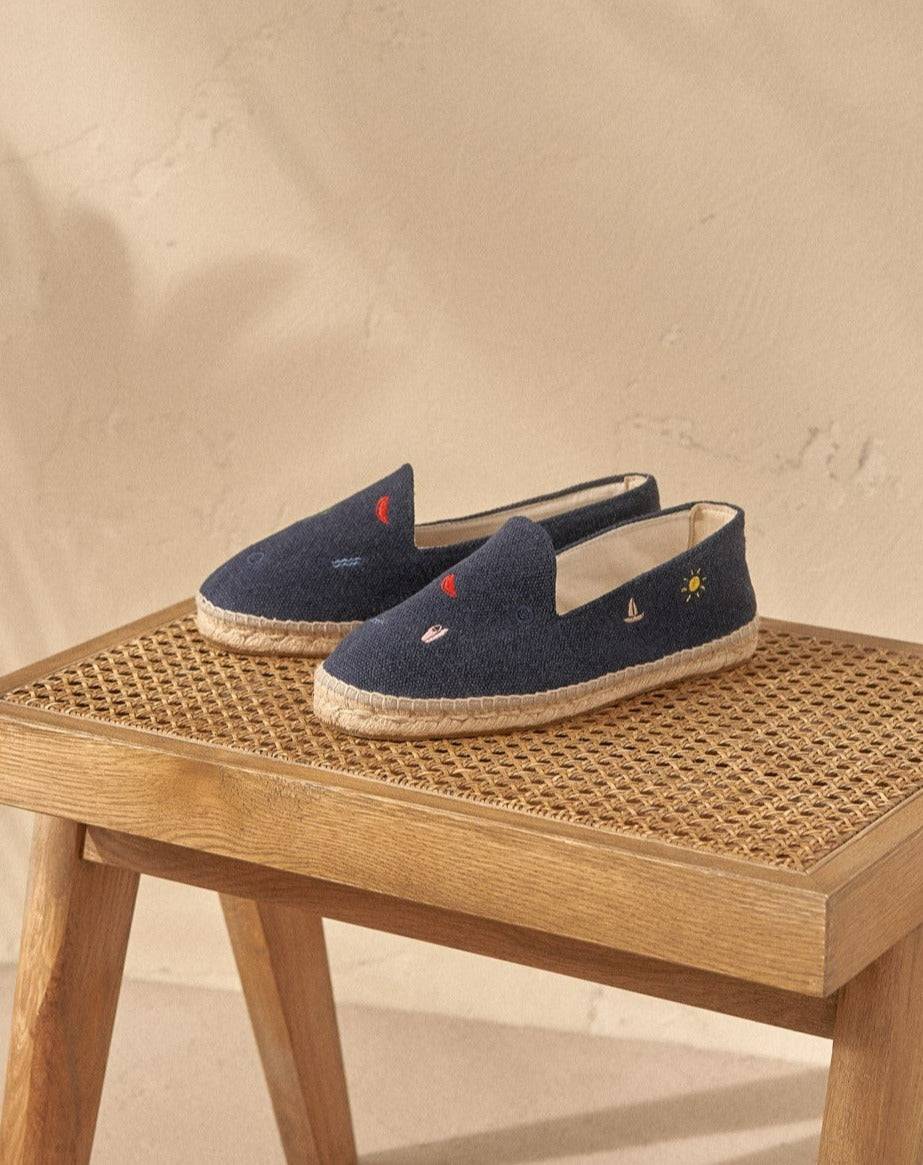 Manebí Espadrillas flat in canapa biologica con ricami - Palm Springs - Navy \u0026 Multicolor Summer Stickers Offerta