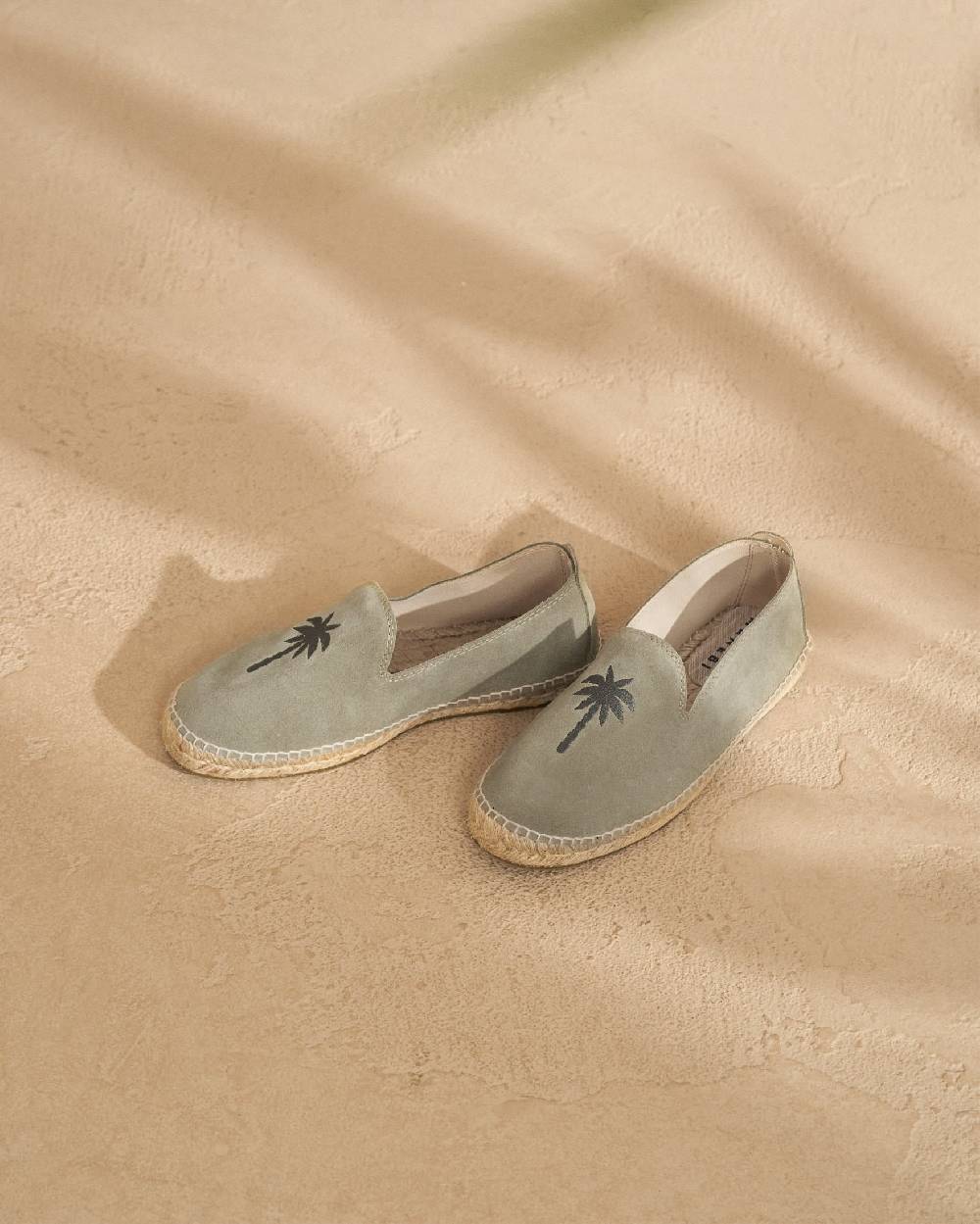 Manebí Espadrillas - Palm Springs - Verde militare e palmo in carbonio In Vendita