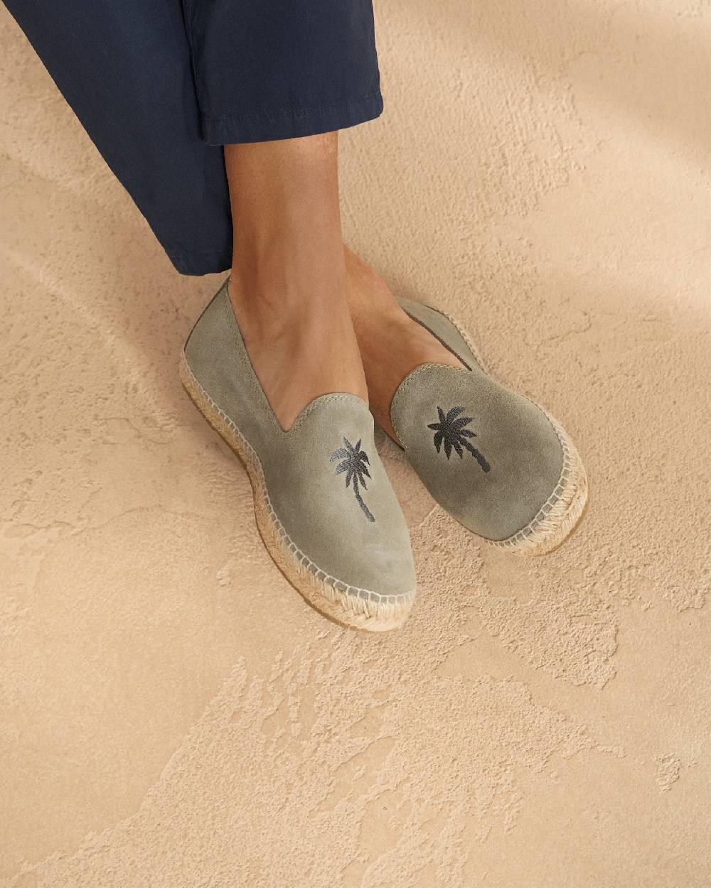 Manebí Espadrillas - Palm Springs - Verde militare e palmo in carbonio In Vendita