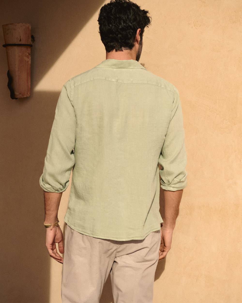 Manebí Linen Panama Shirt - Embroidered Palm Sage Spedizione gratuita