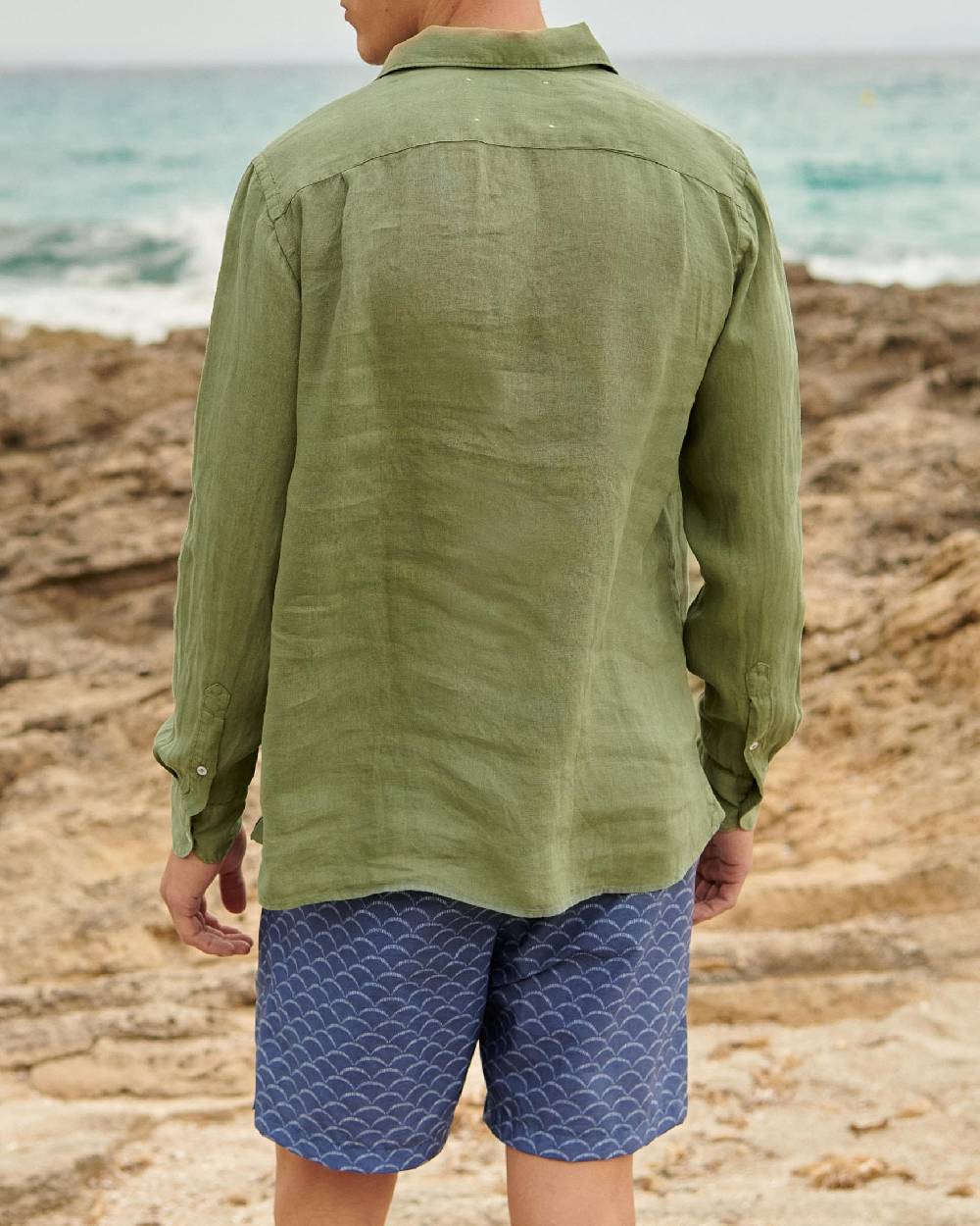Manebí Washed Linen Nassau Polo Shirt - Embroidered Palm Military Green Comprare a buon mercato