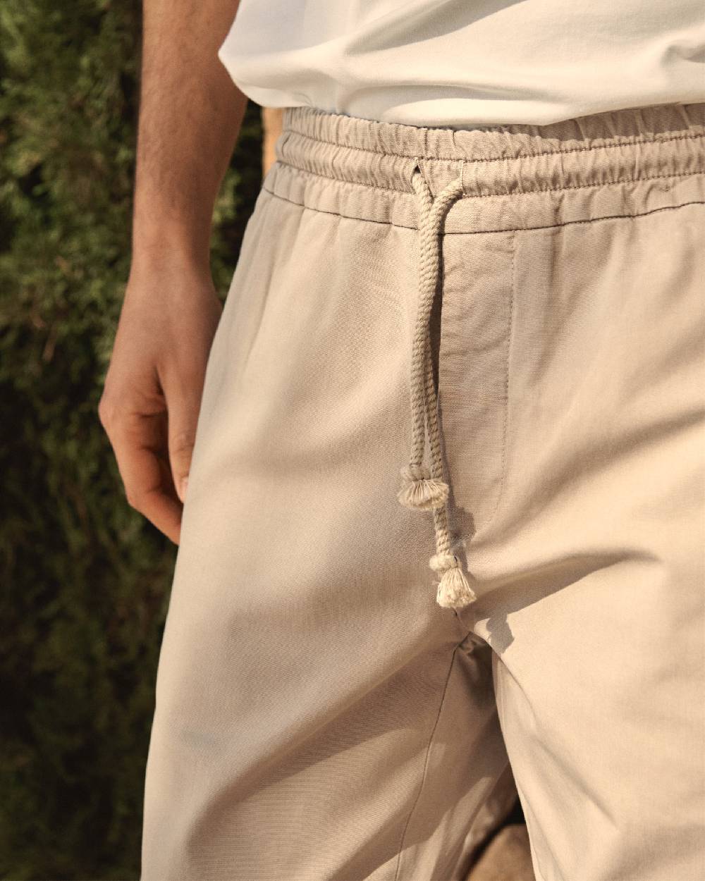 Manebí Stonewashed Cotton Venice Trousers - Embroidered Logo Kaki Beige Offerta per la Festa della Mamma