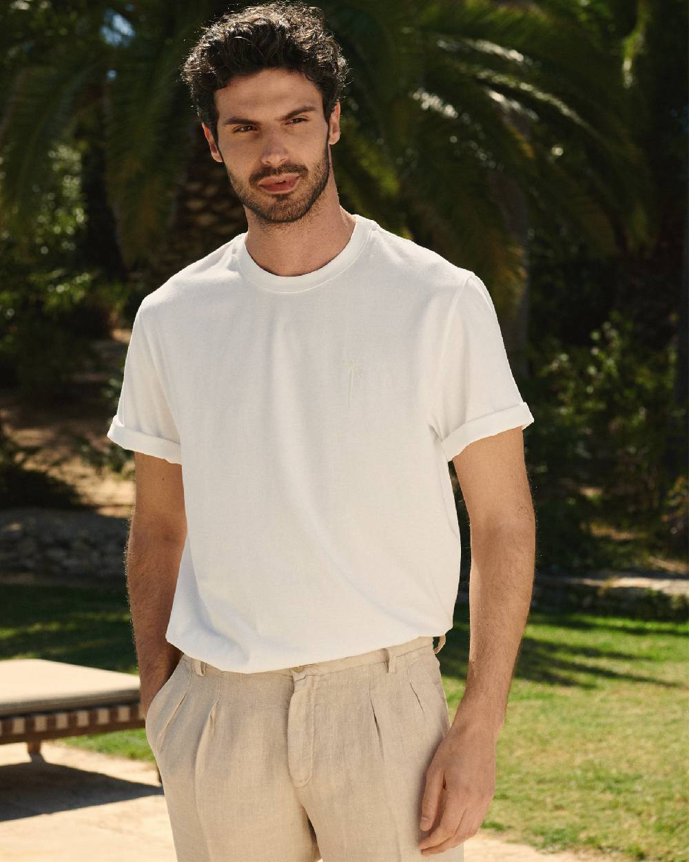 Manebí Jersey L. A. T-Shirt - Embroidered Logo Off White and Logo Embroidery Offerte esclusive