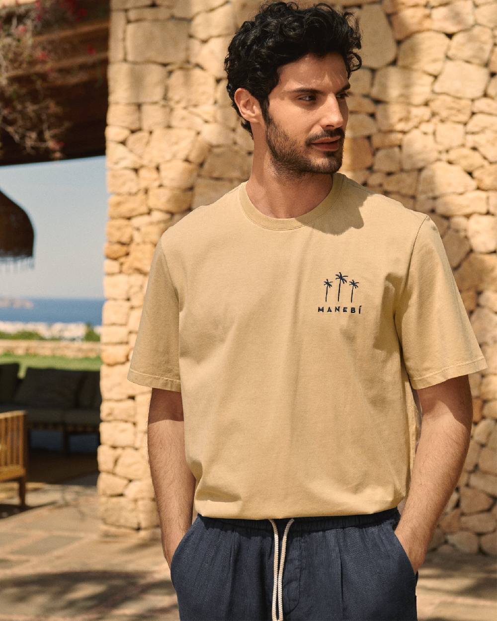 Manebí Jersey L. A. T-Shirt - Embroidered Sand Night Blue Palms Logo Embroidery Nuovi prodotti