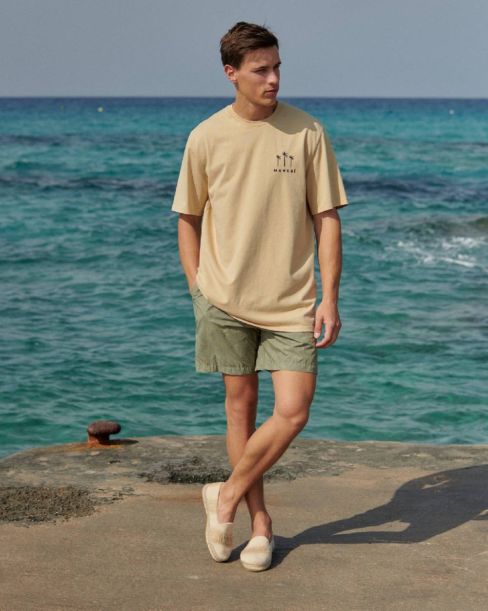 Manebí Jersey L. A. T-Shirt - Embroidered Sand Night Blue Palms Logo Embroidery Nuovi prodotti