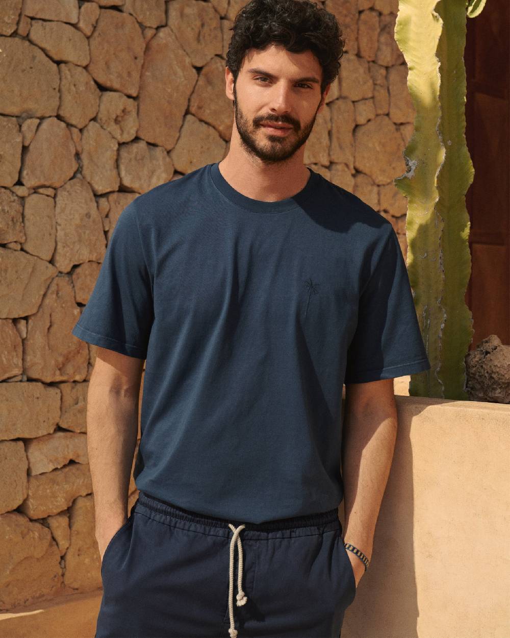 Manebí Jersey L. A. T-Shirt - Embroidered Night Blue Matching Palm and Back Logo Embroidery Liquidazione
