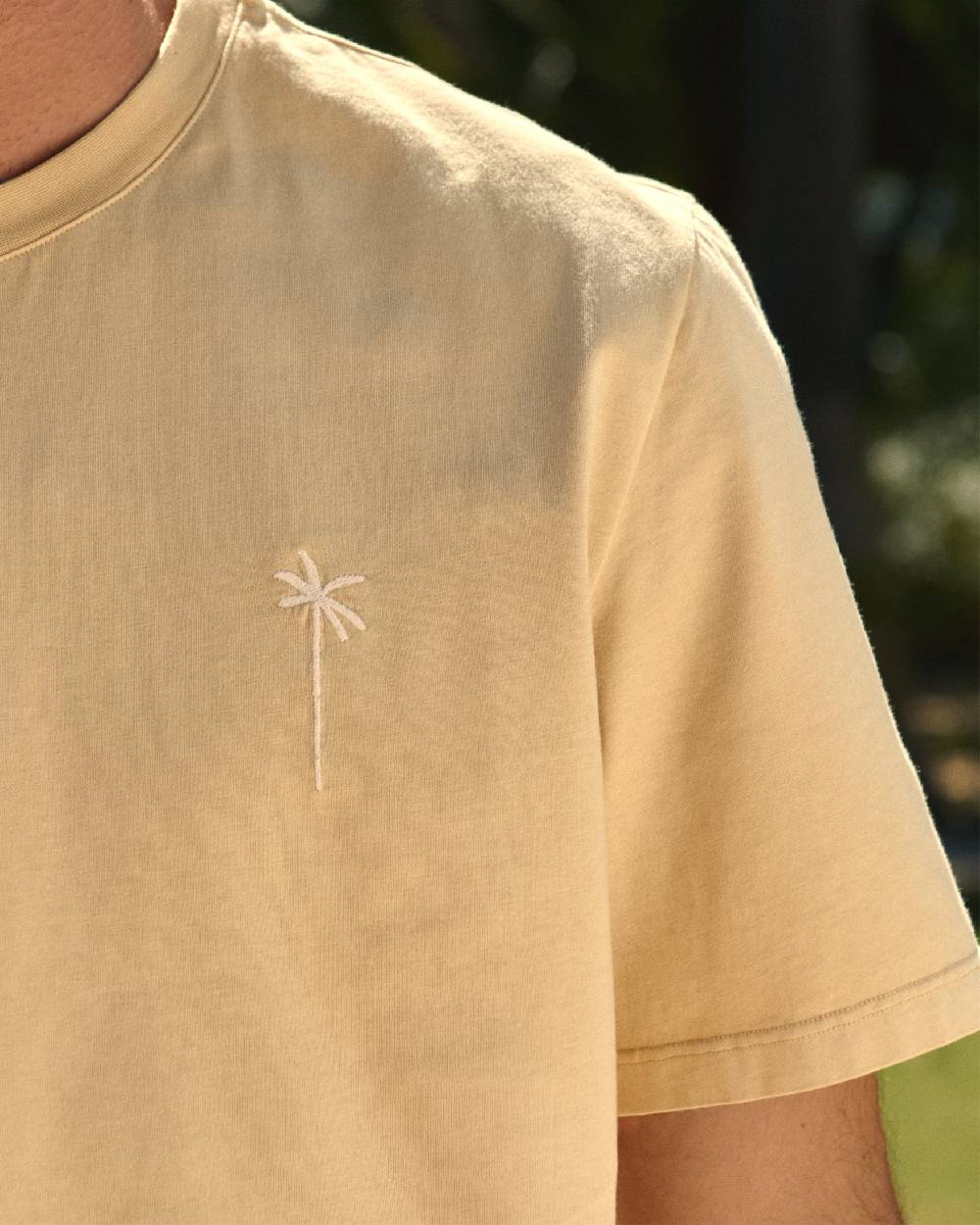 Manebí Jersey L. A. T-Shirt - Embroidered Sand Matching Palm And Back Logo Embroidery Comprane uno, ottenene uno gratis