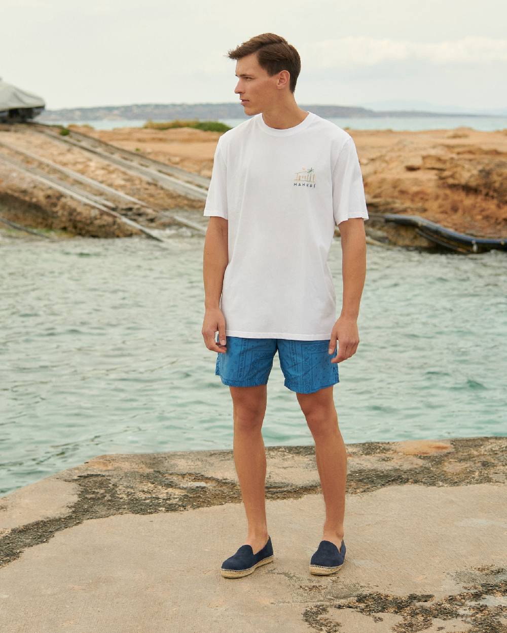 Manebí Jersey L. A. T-Shirt - Embroidered Off White and Multicolor House Embroidery Offerte giornaliere