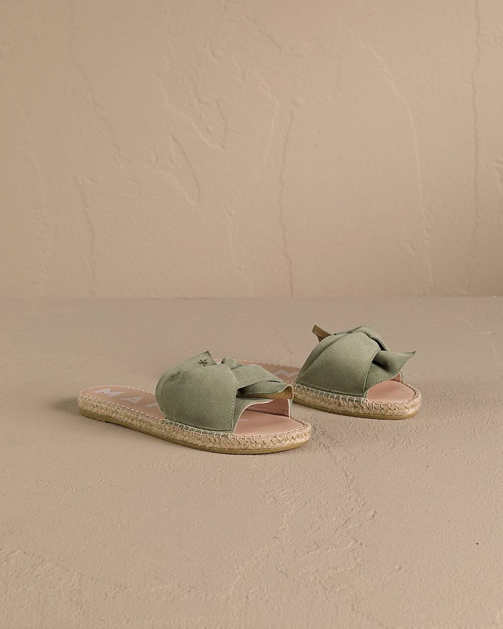 Manebí Soft Suede Sandals With Knot - Sage Enormi risparmi