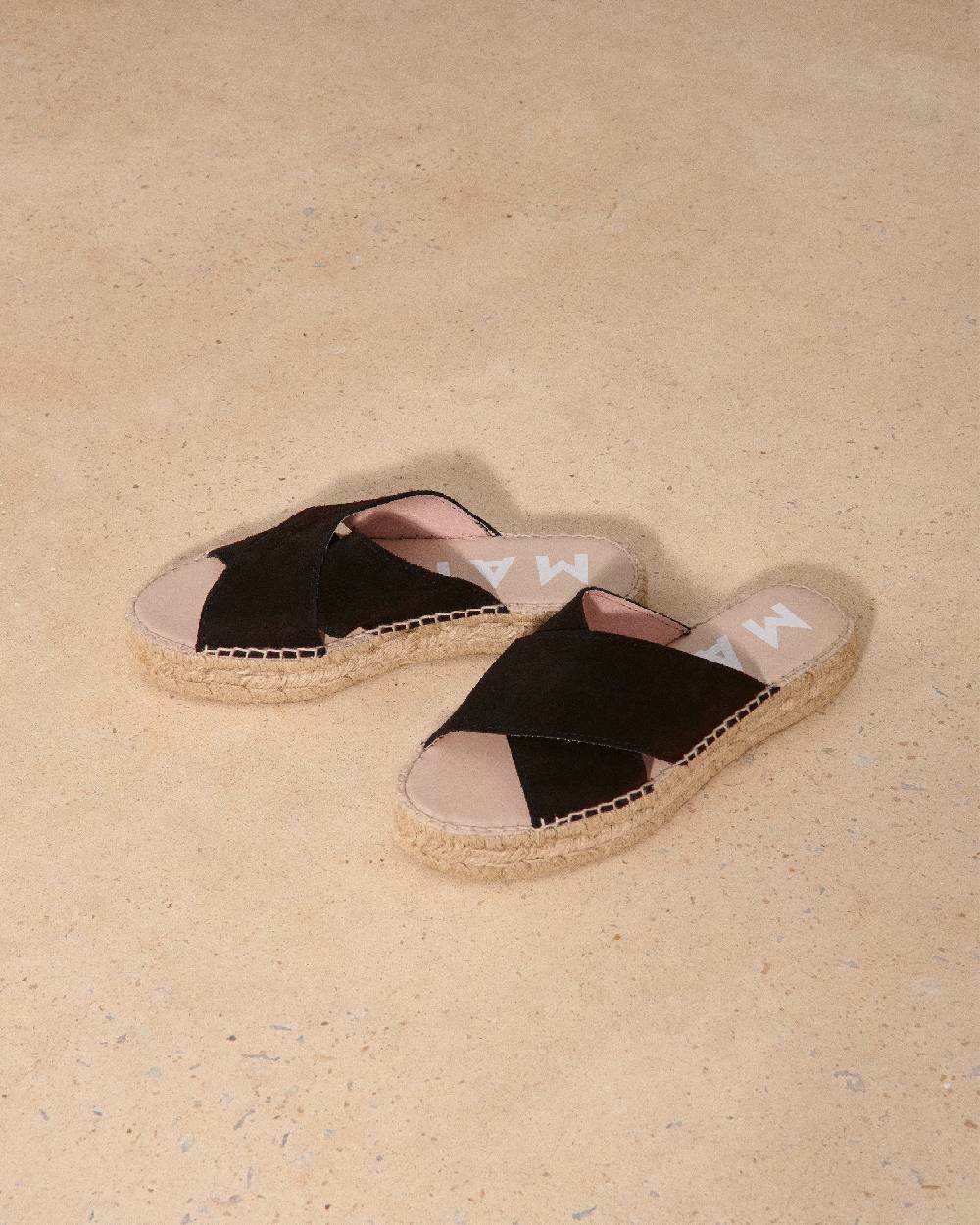 Manebí Sandali platform incrociati in pelle scamosciata - Hamptons - Nero Rilascio limitato