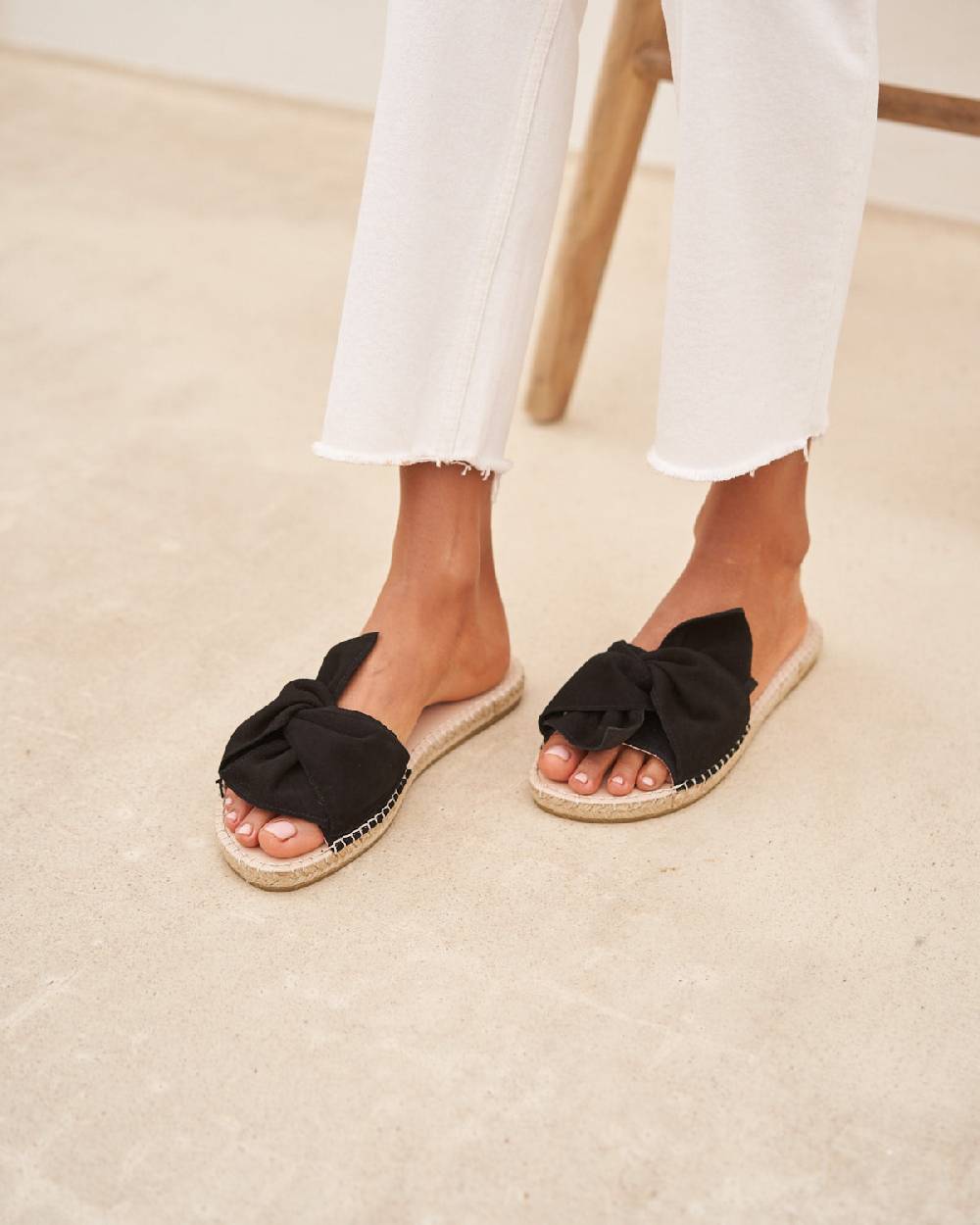 Manebí Sandali Bassi con Nodo - Hamptons - Nero ACQUISTA ORA