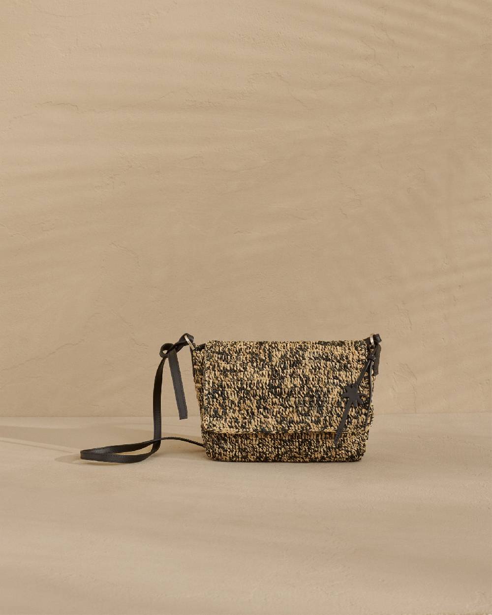 Manebí Raffia and Leather|Summer Night Bag Medium - Palm Leather Tag Natural Black Melange Fino al 50% di sconto
