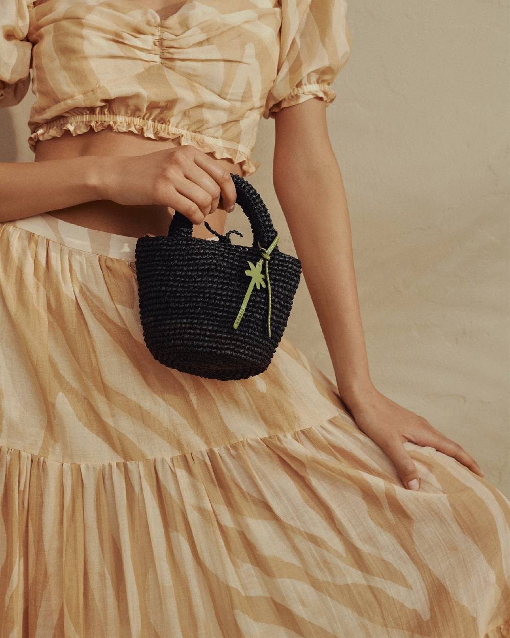 Manebí Raffia Summer Bag Mini - Palm Leather Tag Black Fino al 60% di sconto