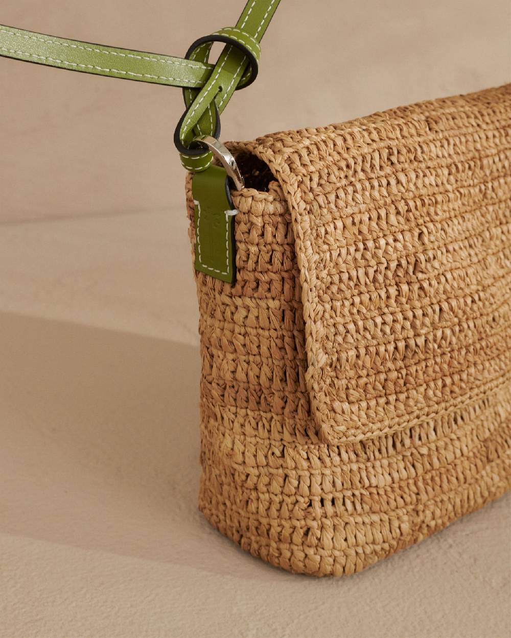Manebí Raffia Summer Night Bag Medium - Palm Leather Tag Tan \u0026 Green Black Friday Prezzi