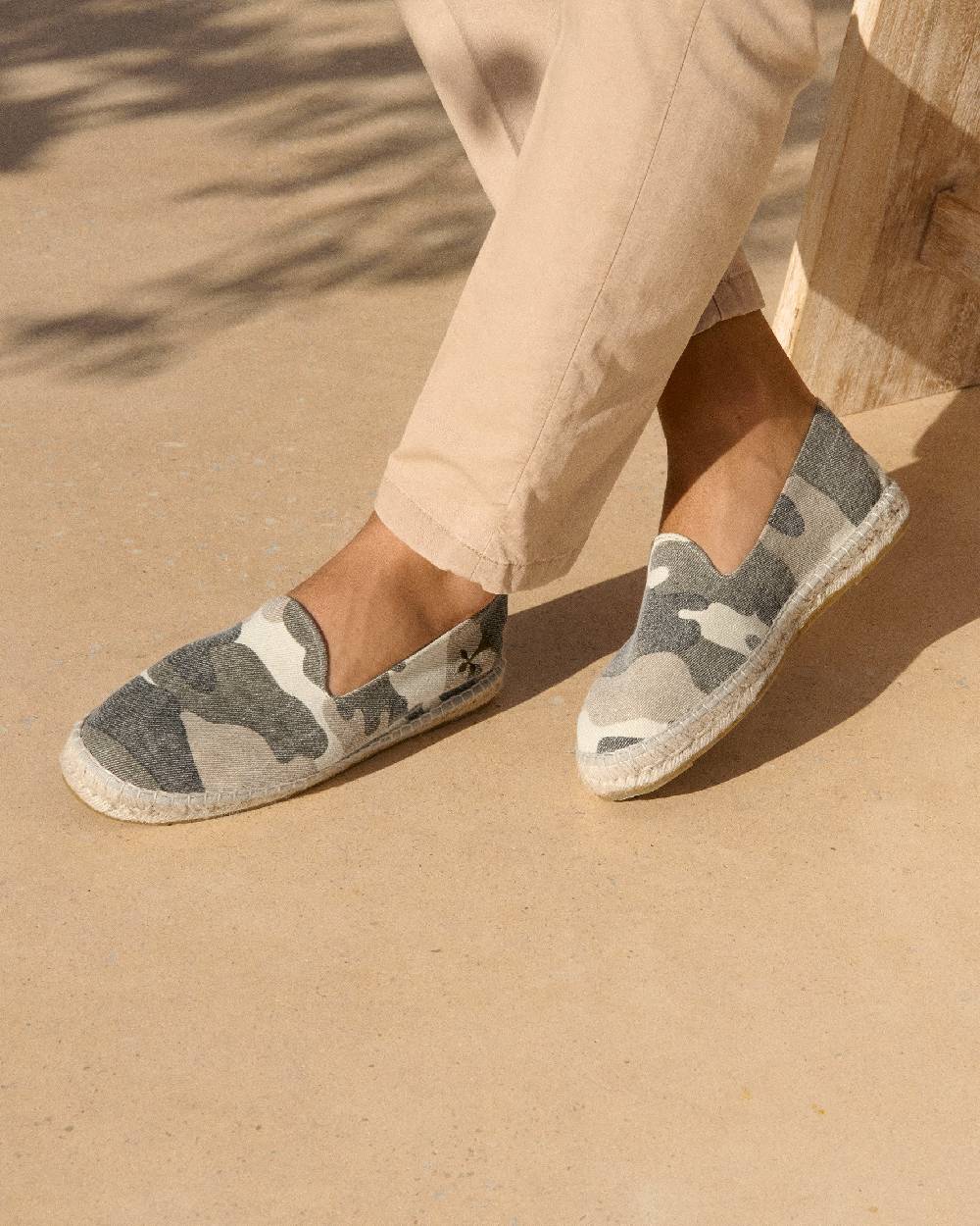 Manebí Printed Canvas Espadrilles - Dakar Camouflage White and Green Acquista Ora